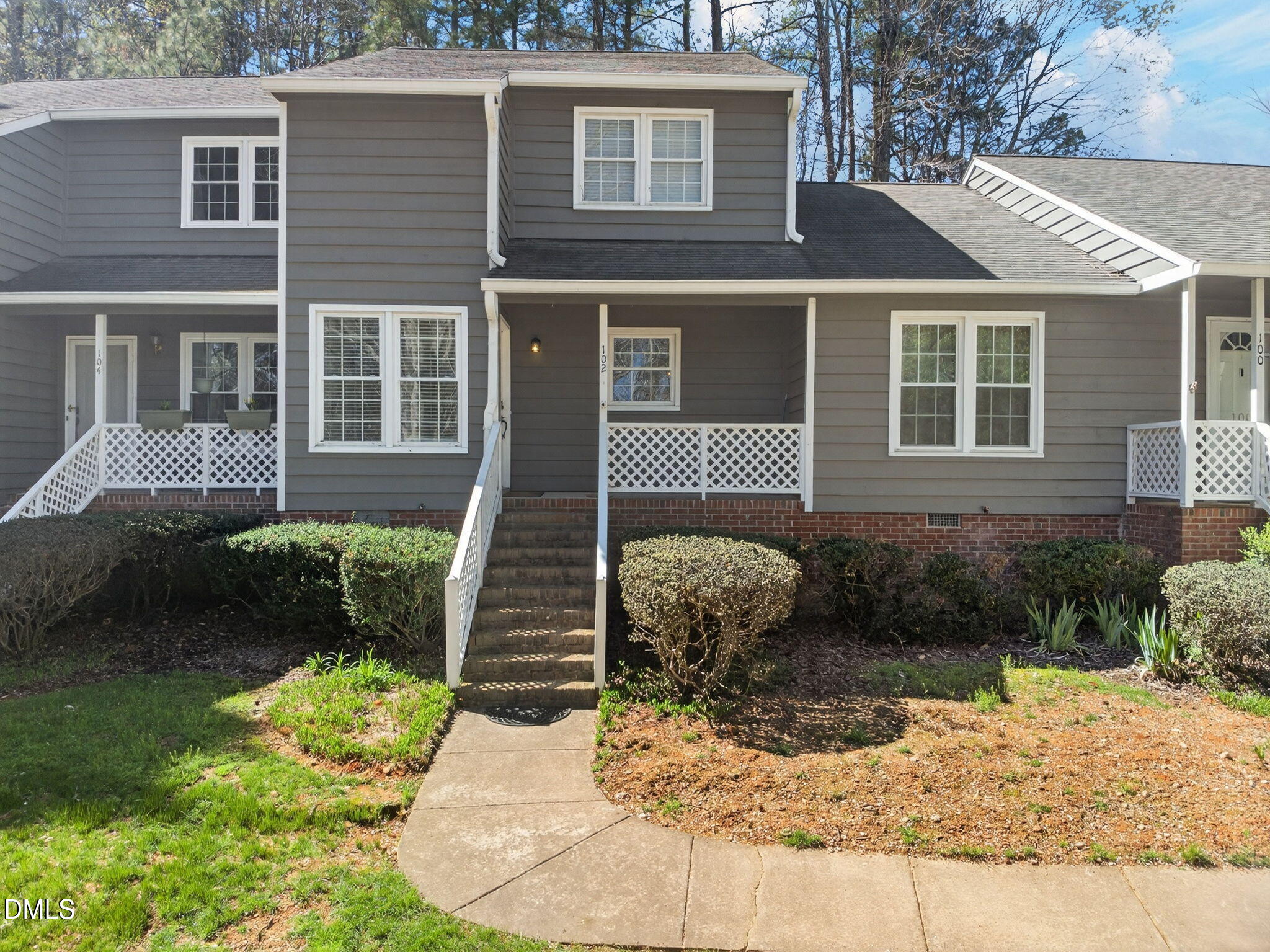 102 Lake Hollow Circle