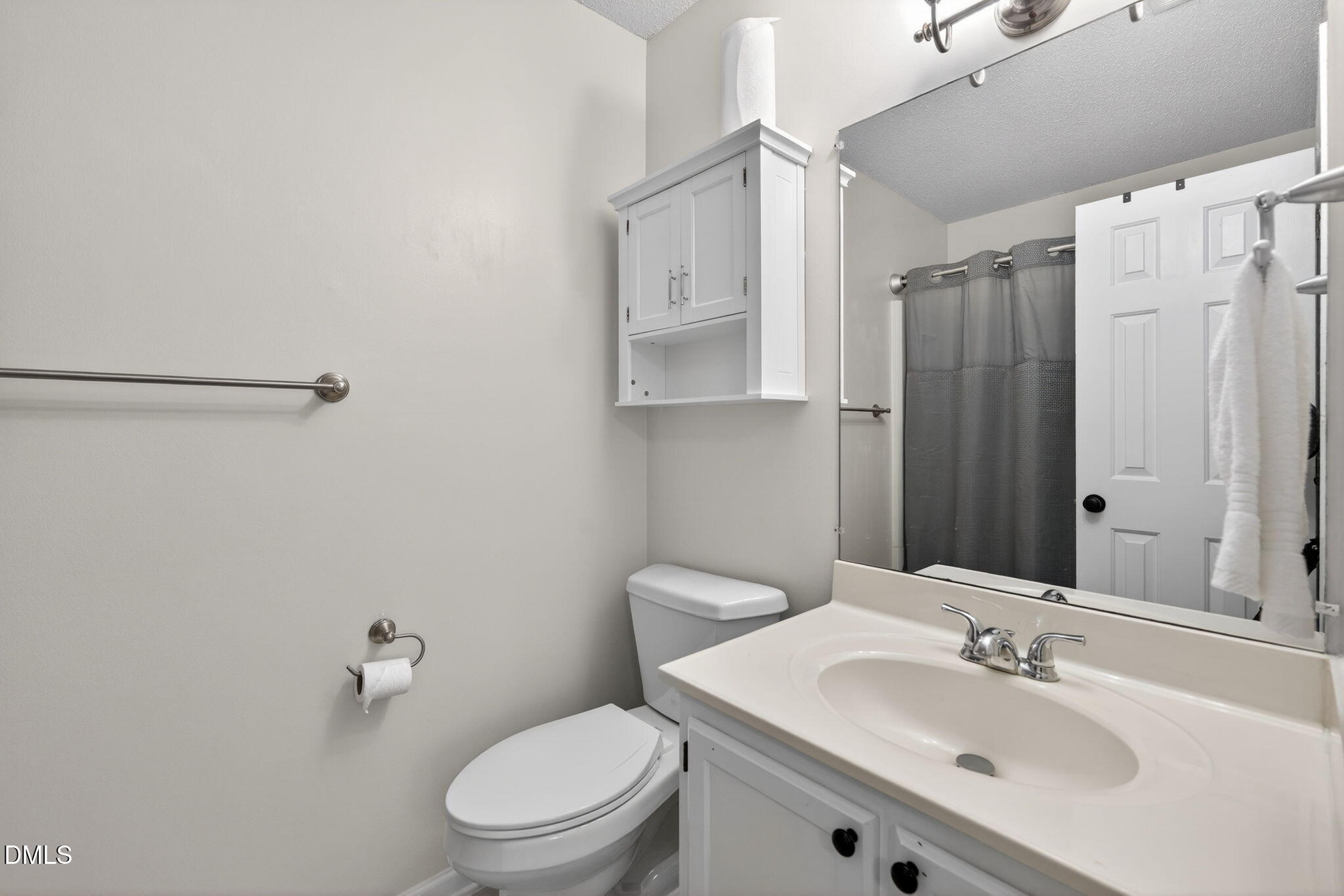 102 Lake Hollow Circle