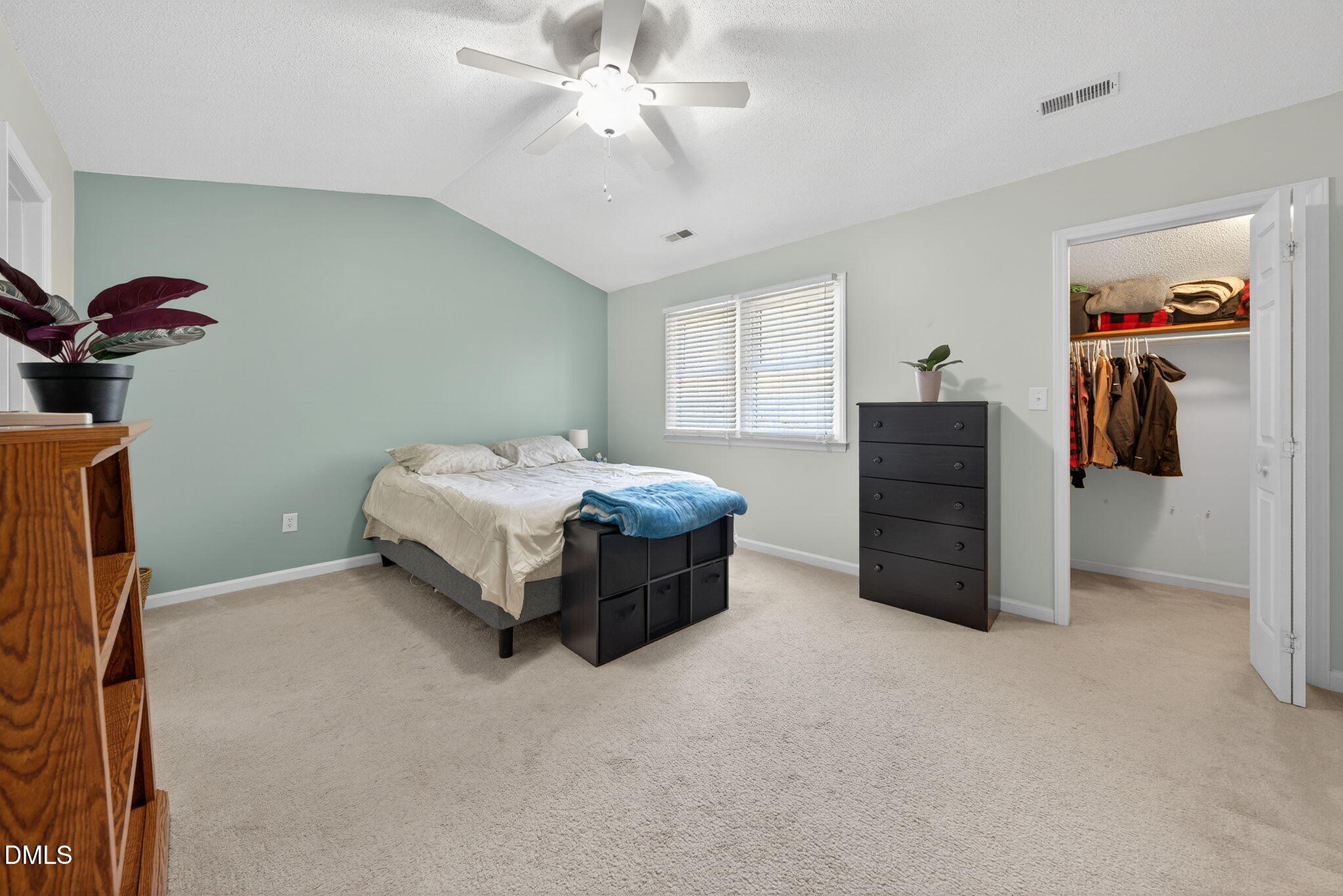 102 Lake Hollow Circle