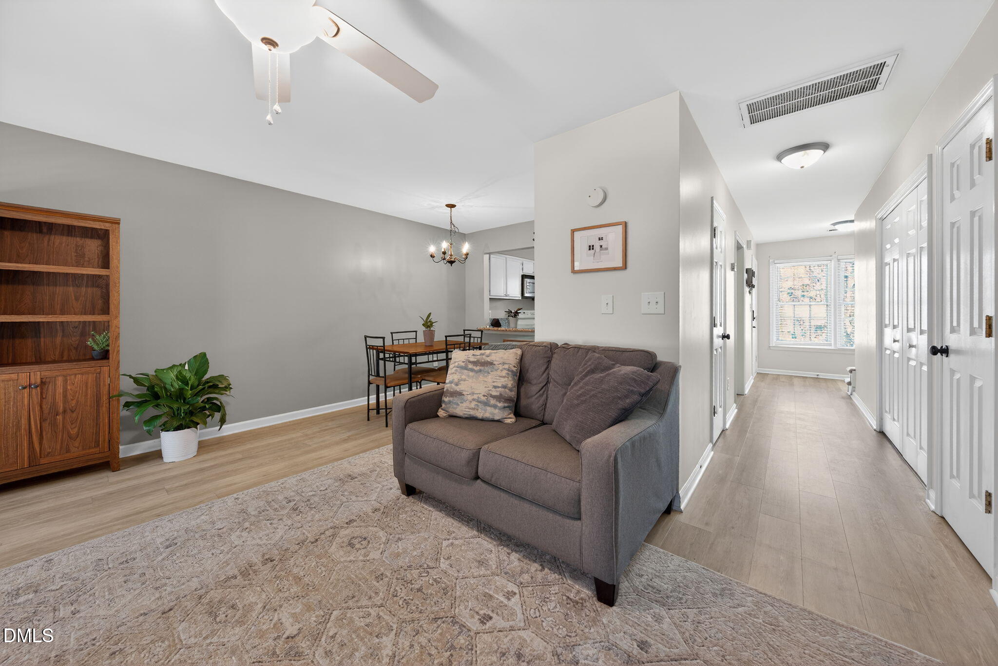 102 Lake Hollow Circle