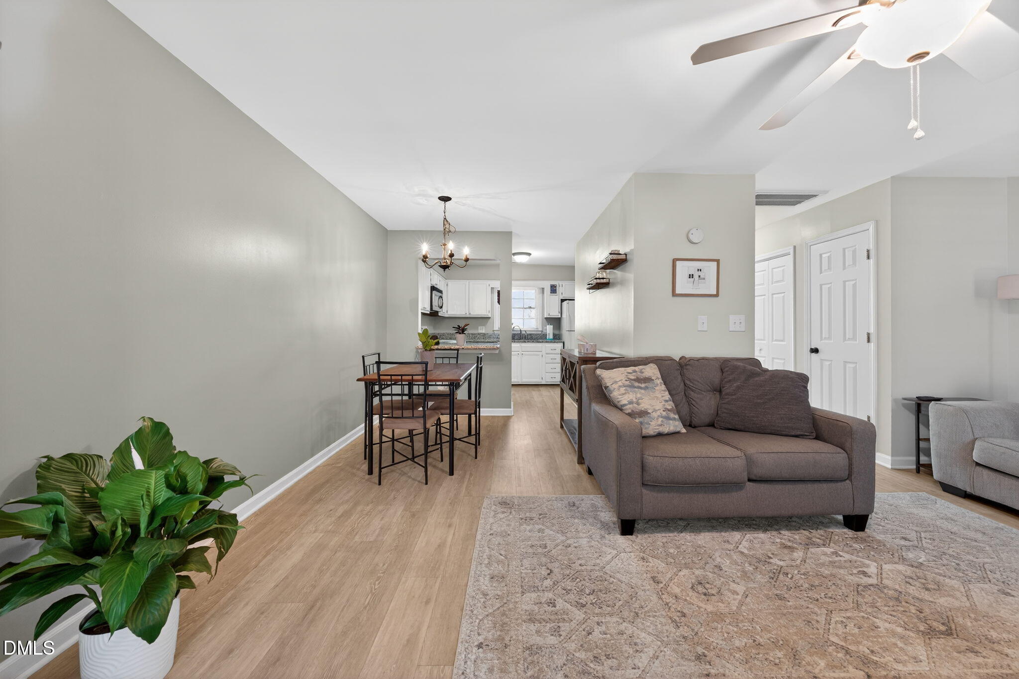 102 Lake Hollow Circle