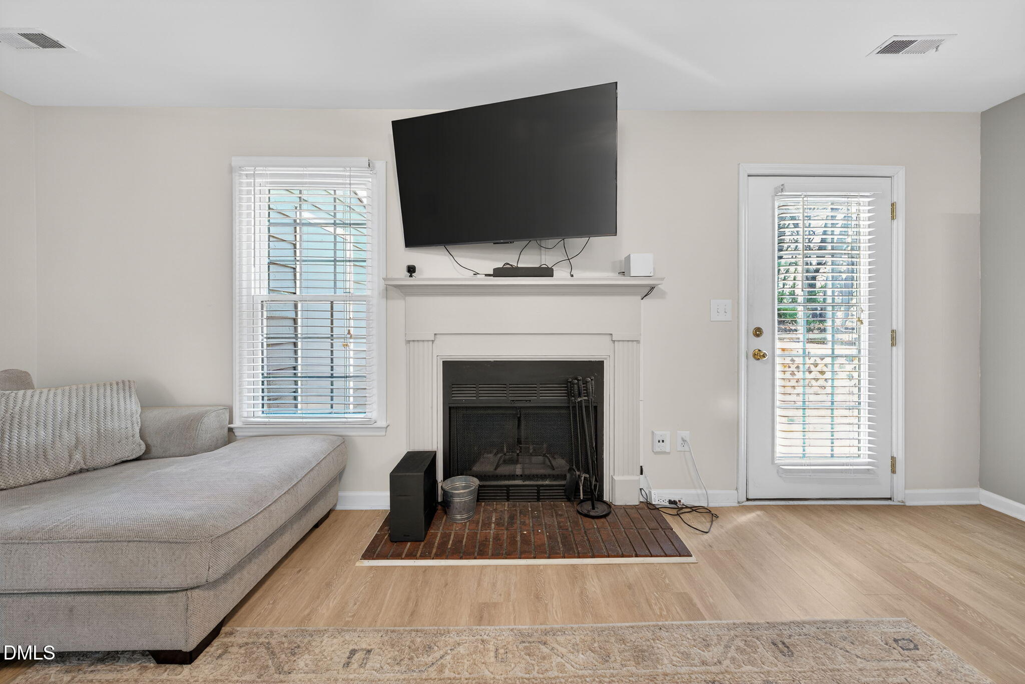 102 Lake Hollow Circle