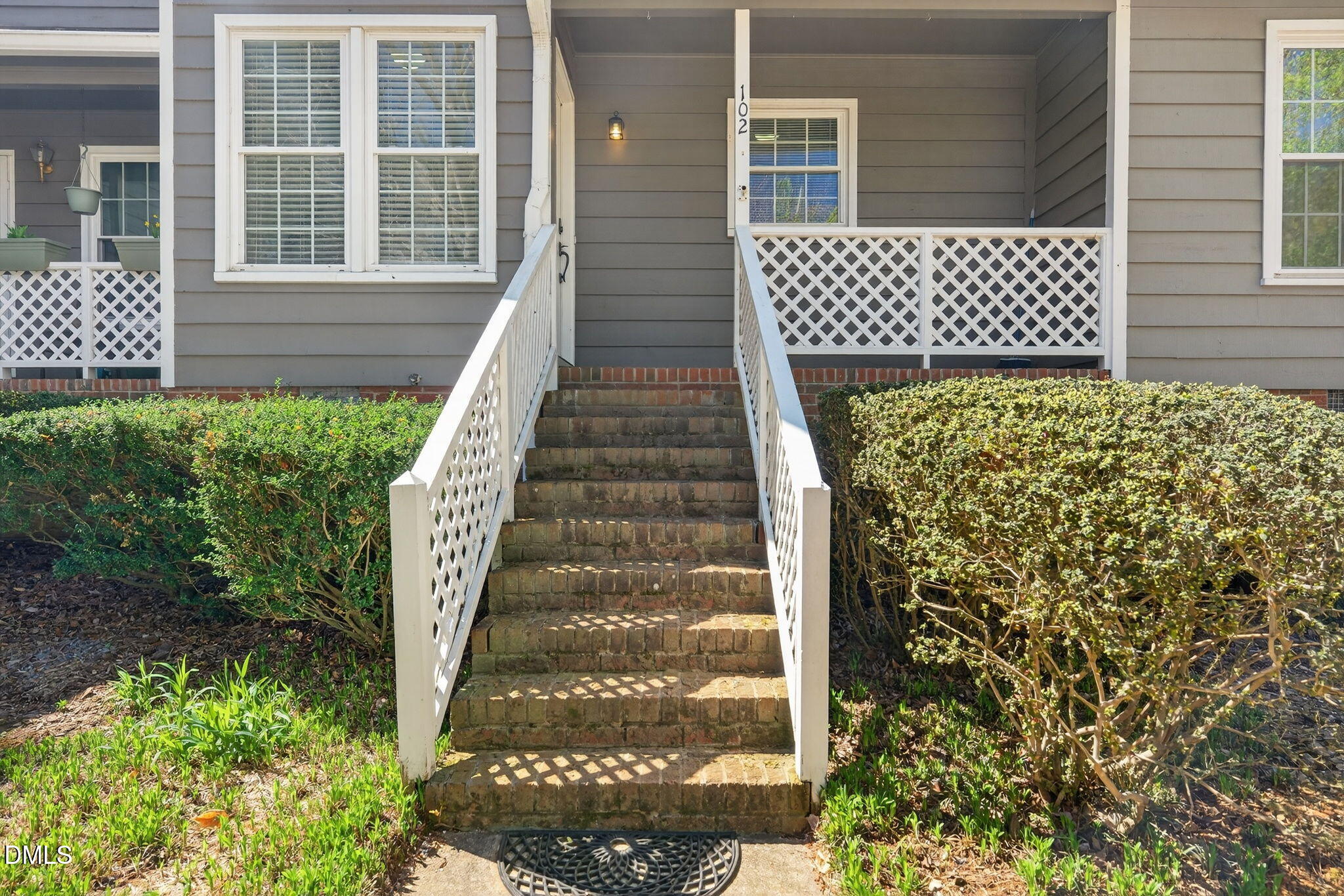 102 Lake Hollow Circle