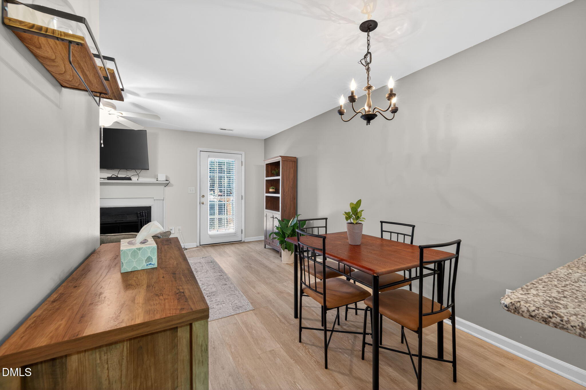 102 Lake Hollow Circle