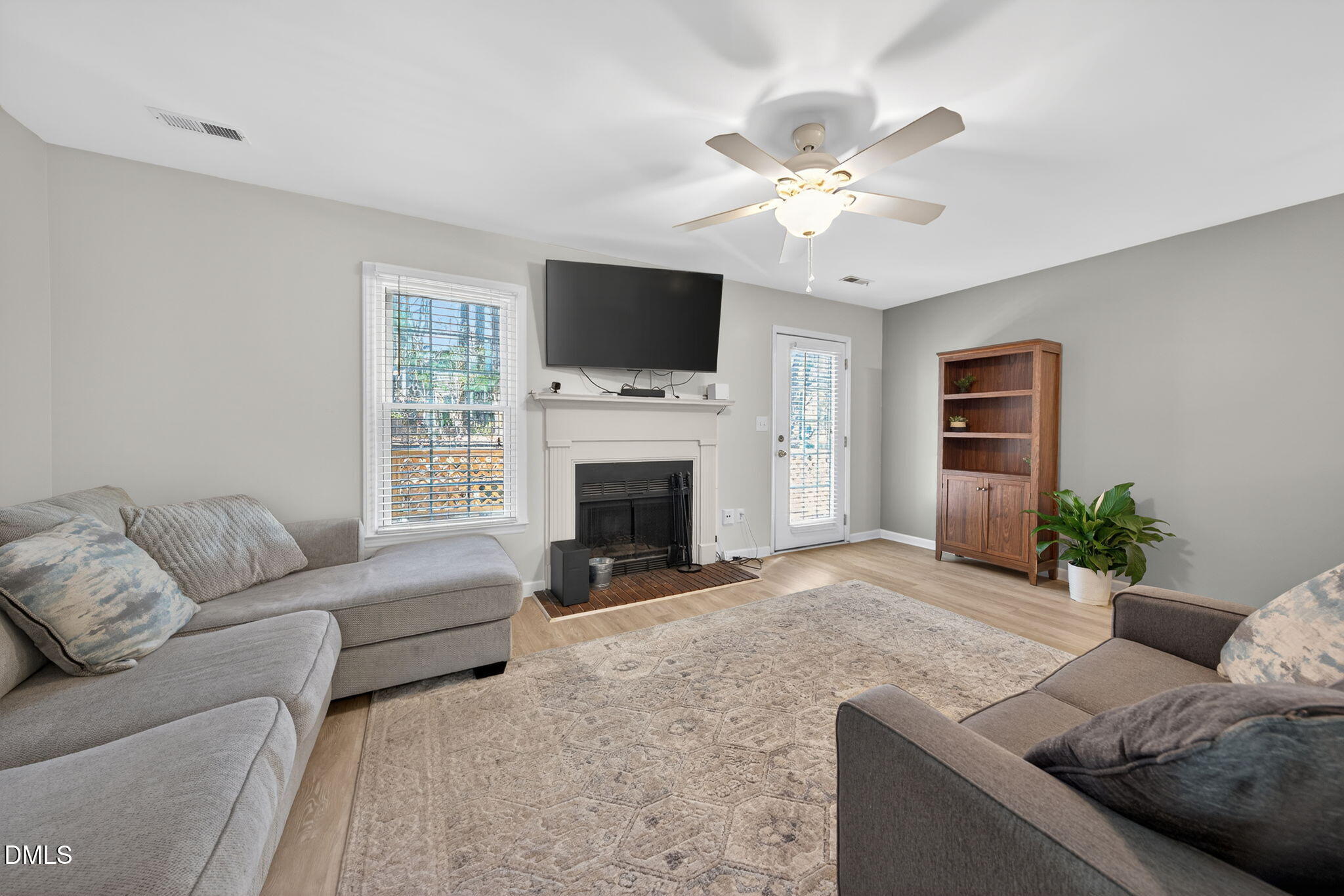 102 Lake Hollow Circle