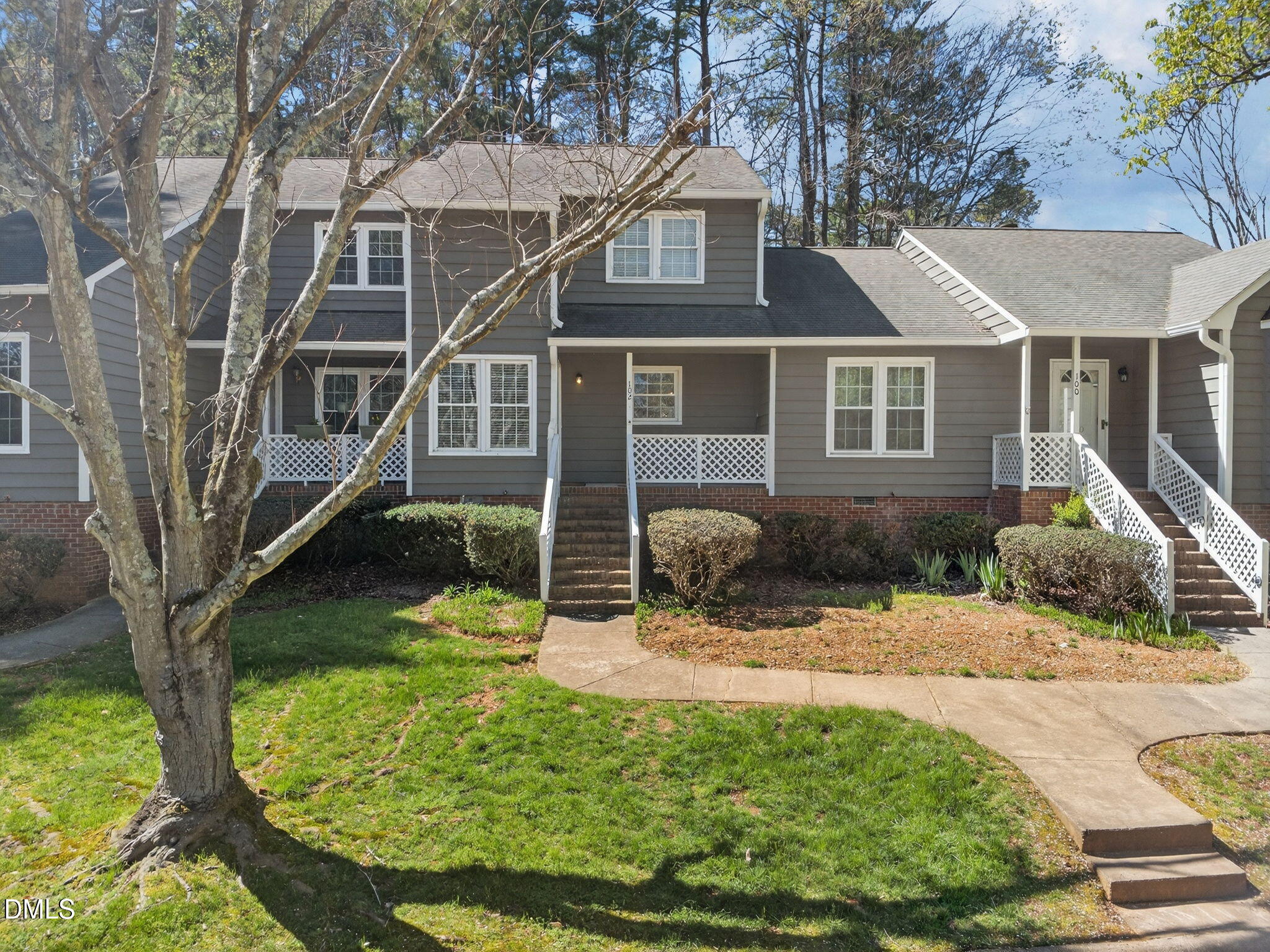 102 Lake Hollow Circle