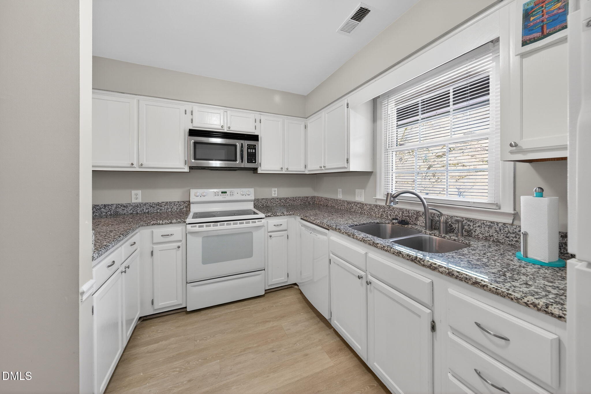 102 Lake Hollow Circle