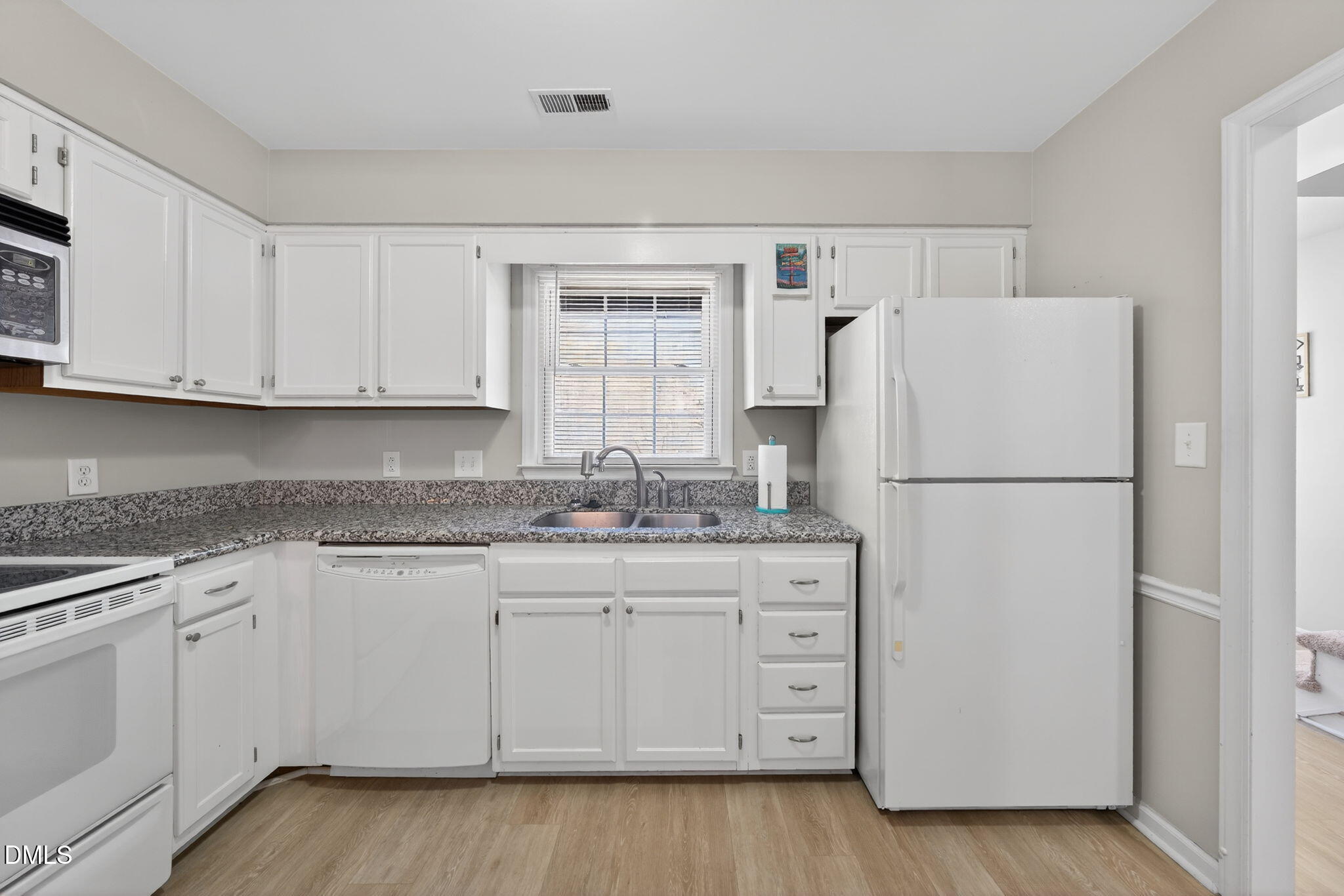 102 Lake Hollow Circle