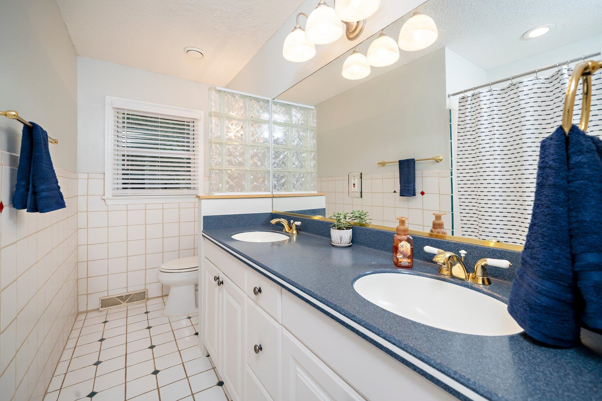 1212 Willowbrook Drive