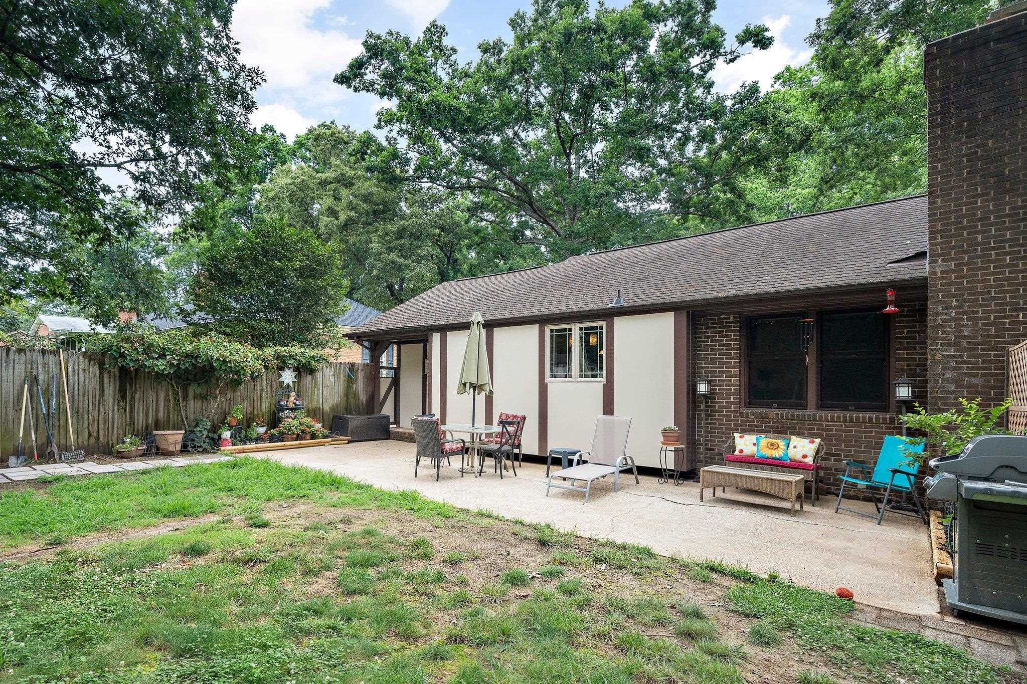 1212 Willowbrook Drive
