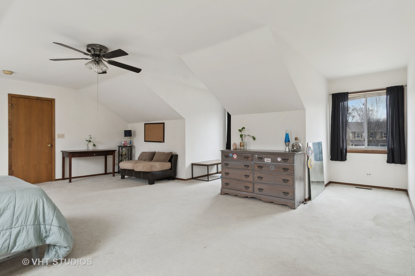1689 Iona Court