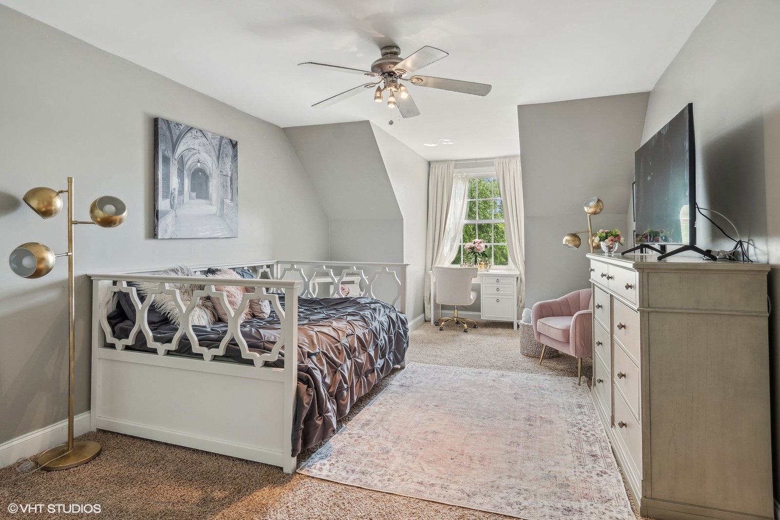 3915 Highknob Circle