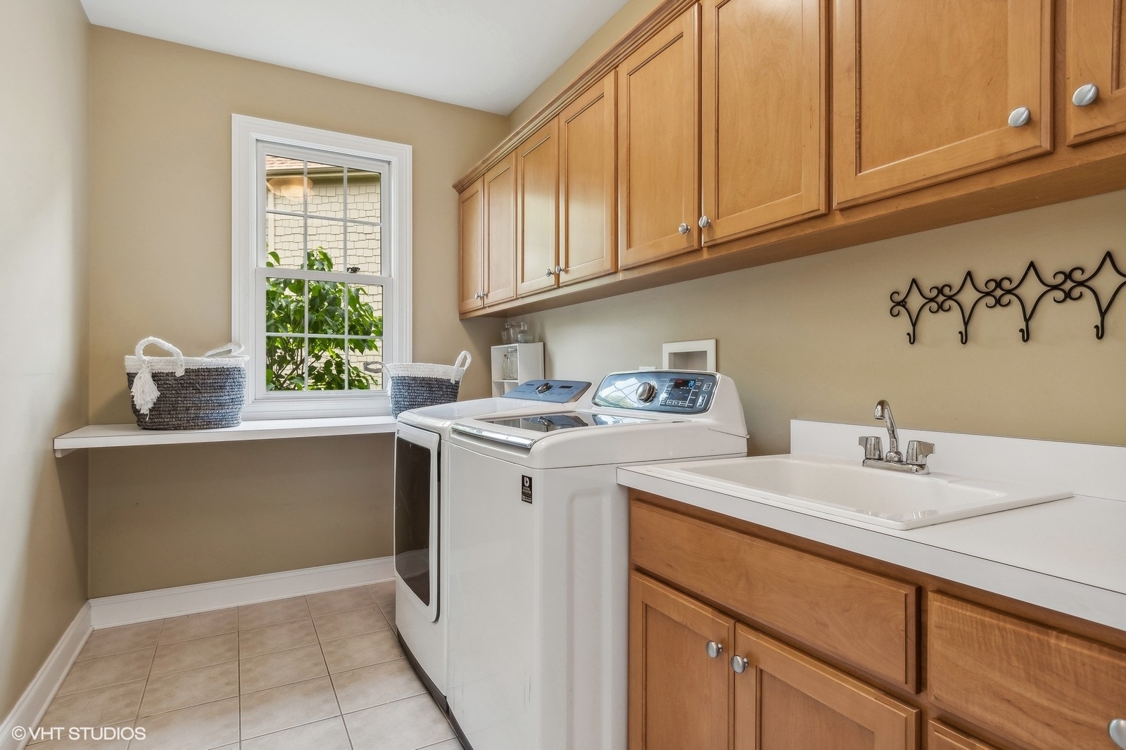 3915 Highknob Circle