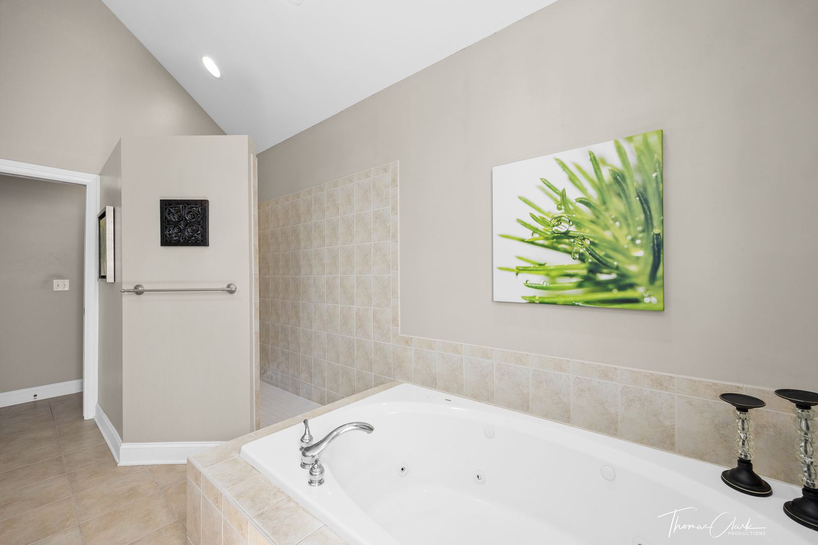 3915 Highknob Circle