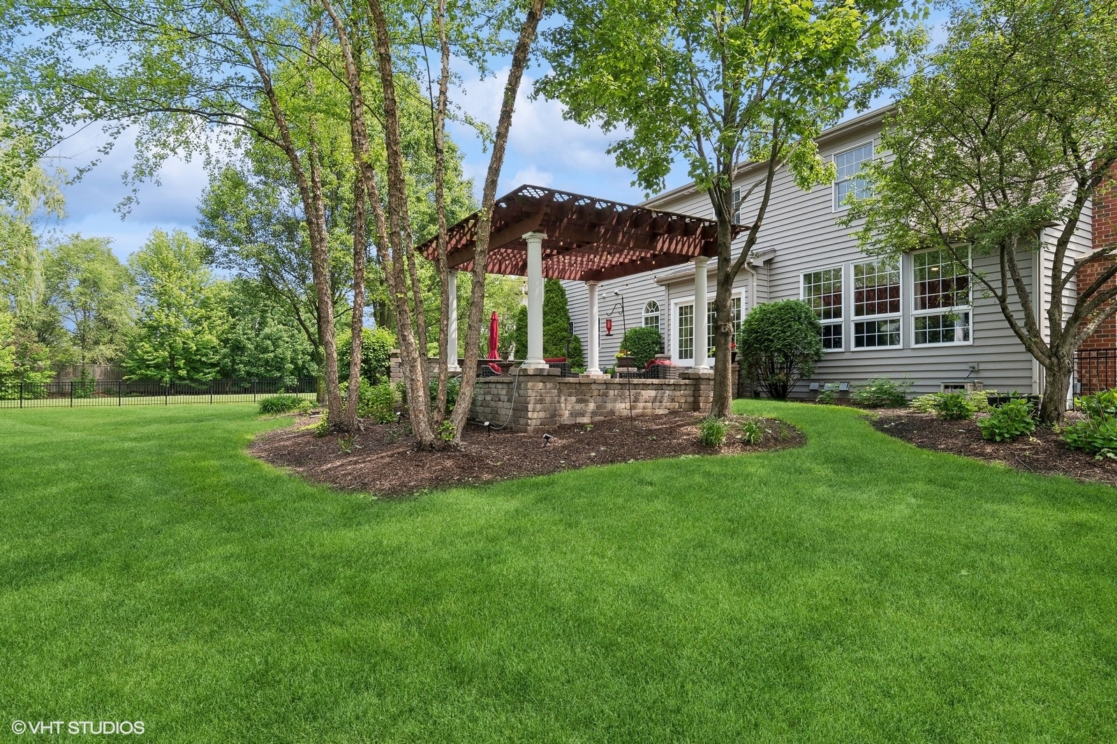 3915 Highknob Circle