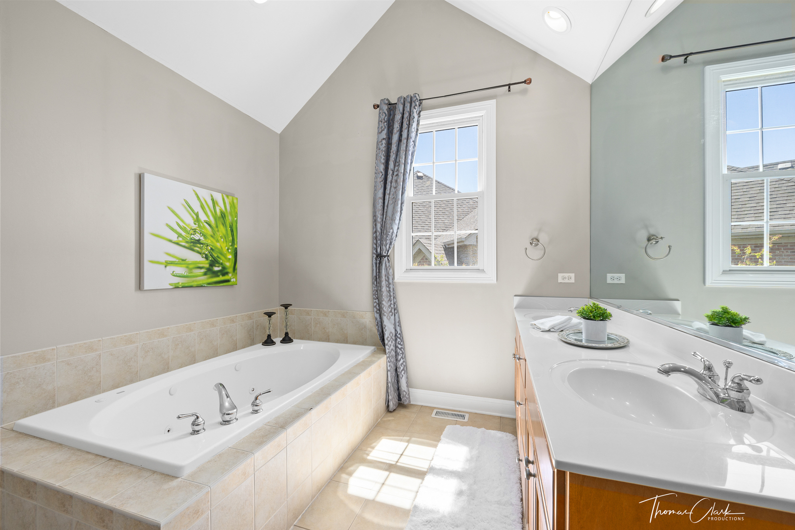 3915 Highknob Circle