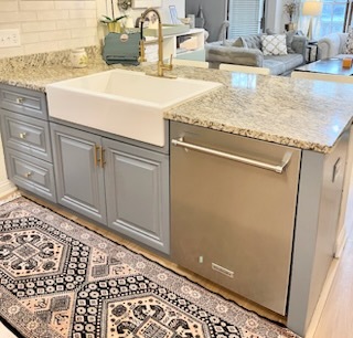4151 ROYAL MEWS Circle Unit: 202A