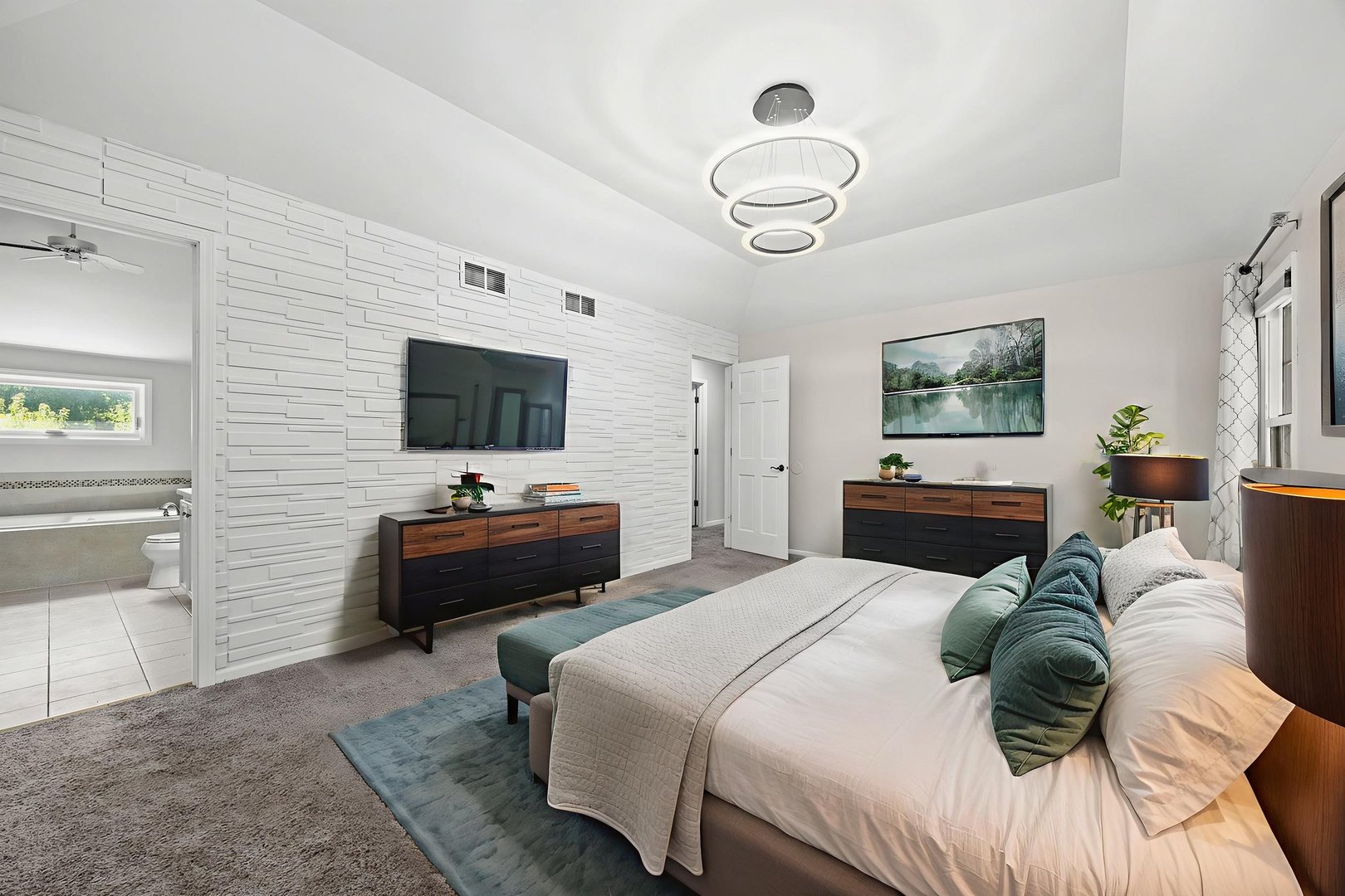 560 Boardman Circle