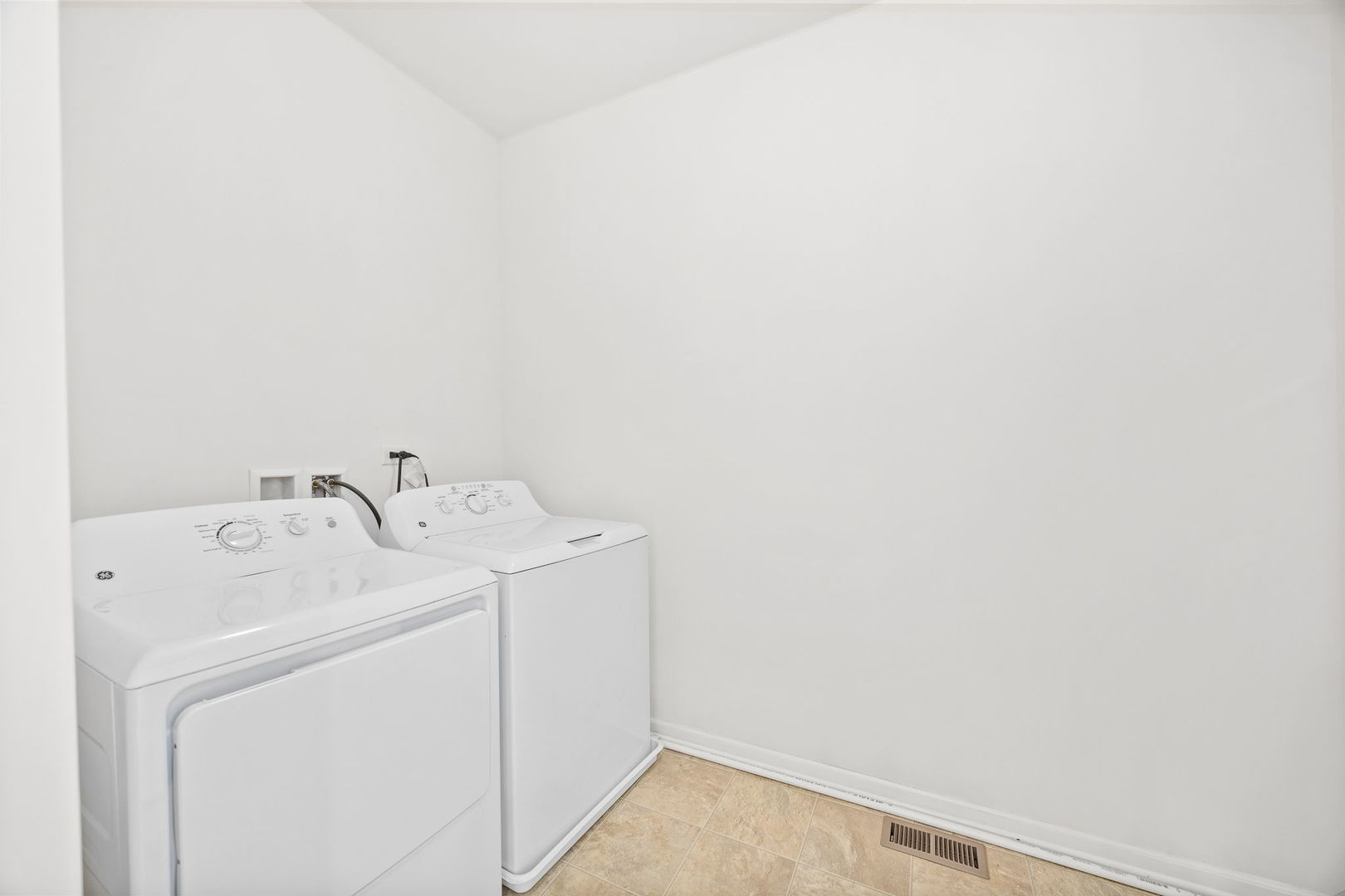 4197 Royal Mews Circle