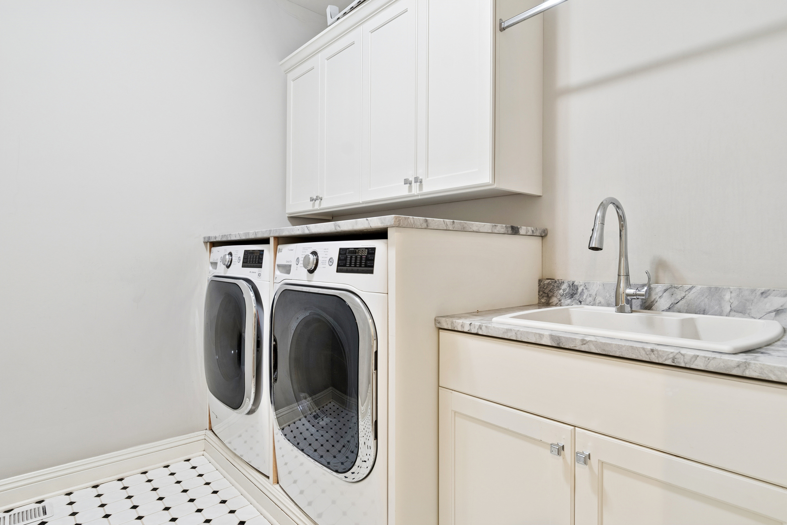 203 S Columbia Street