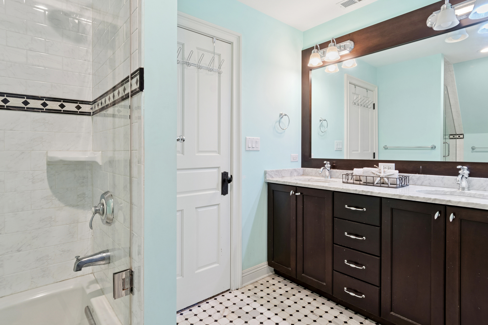 203 S Columbia Street