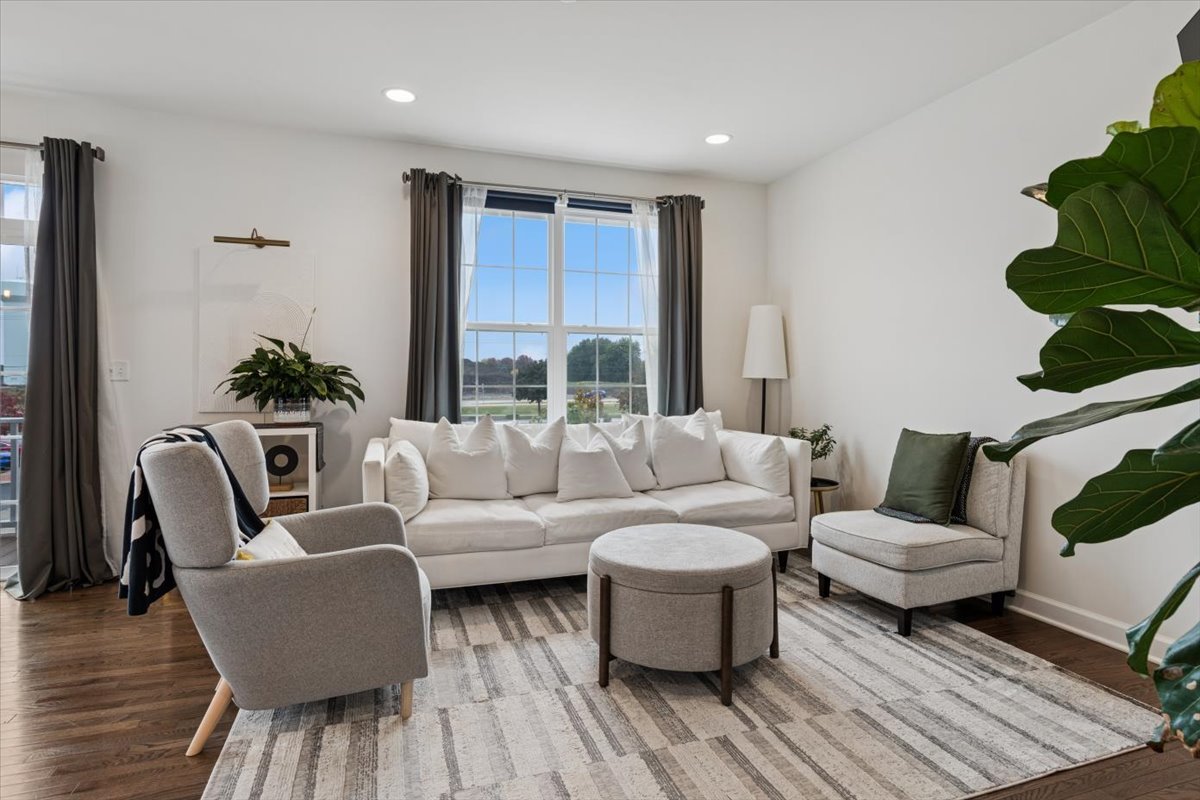 4199 Royal Mews Circle