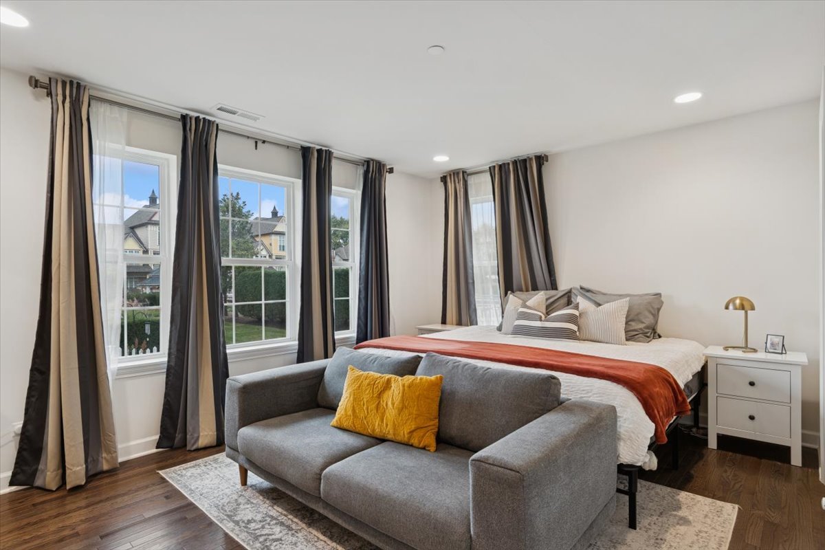 4199 Royal Mews Circle