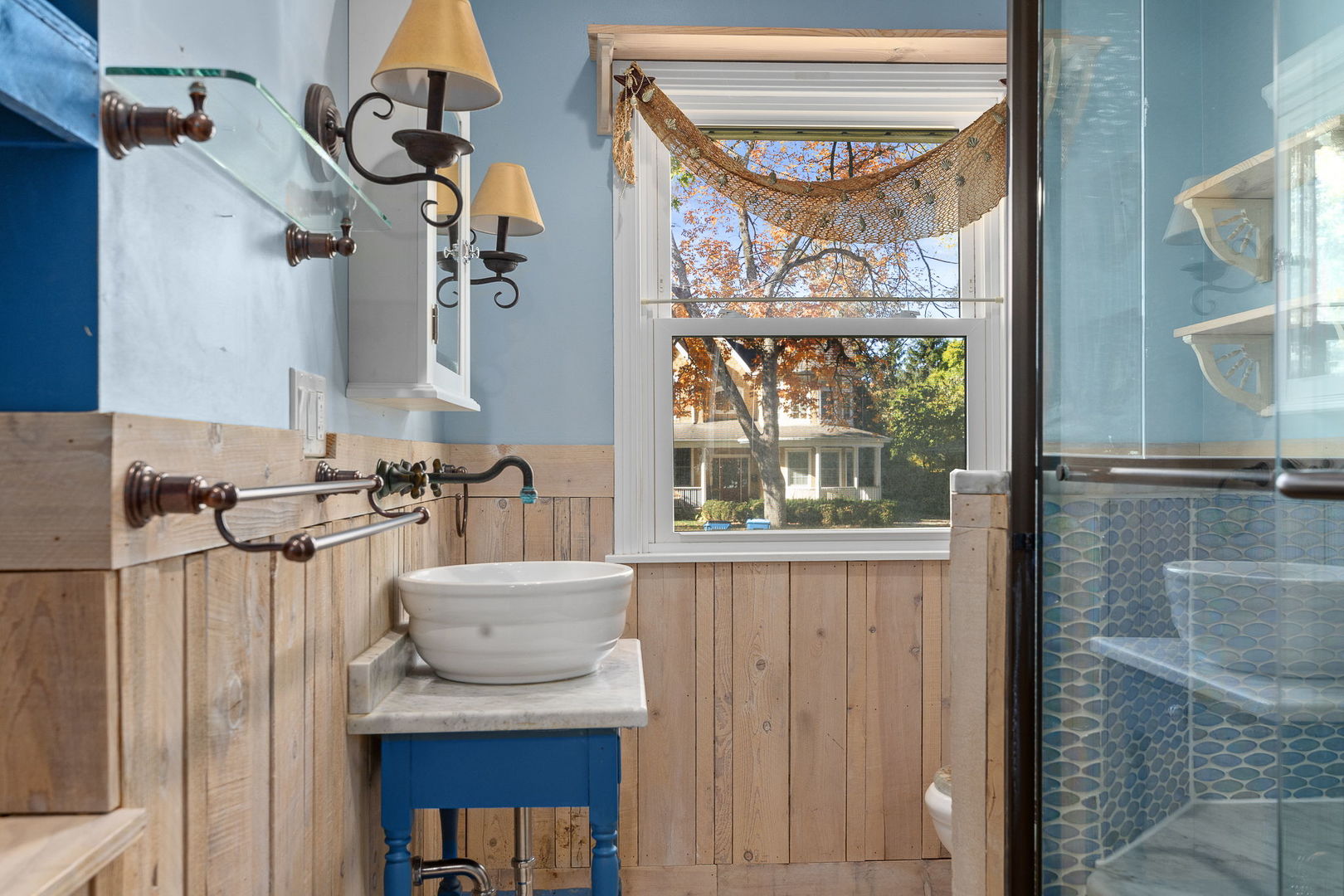 4915 Pershing Avenue