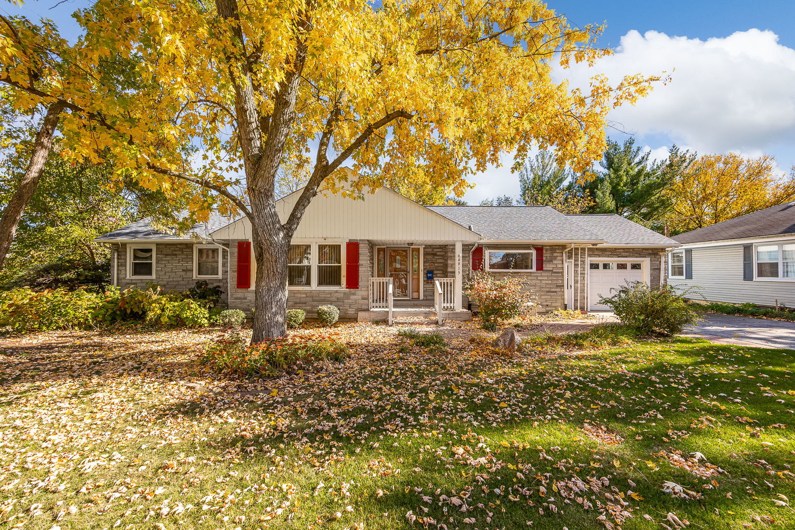 4915 Pershing Avenue