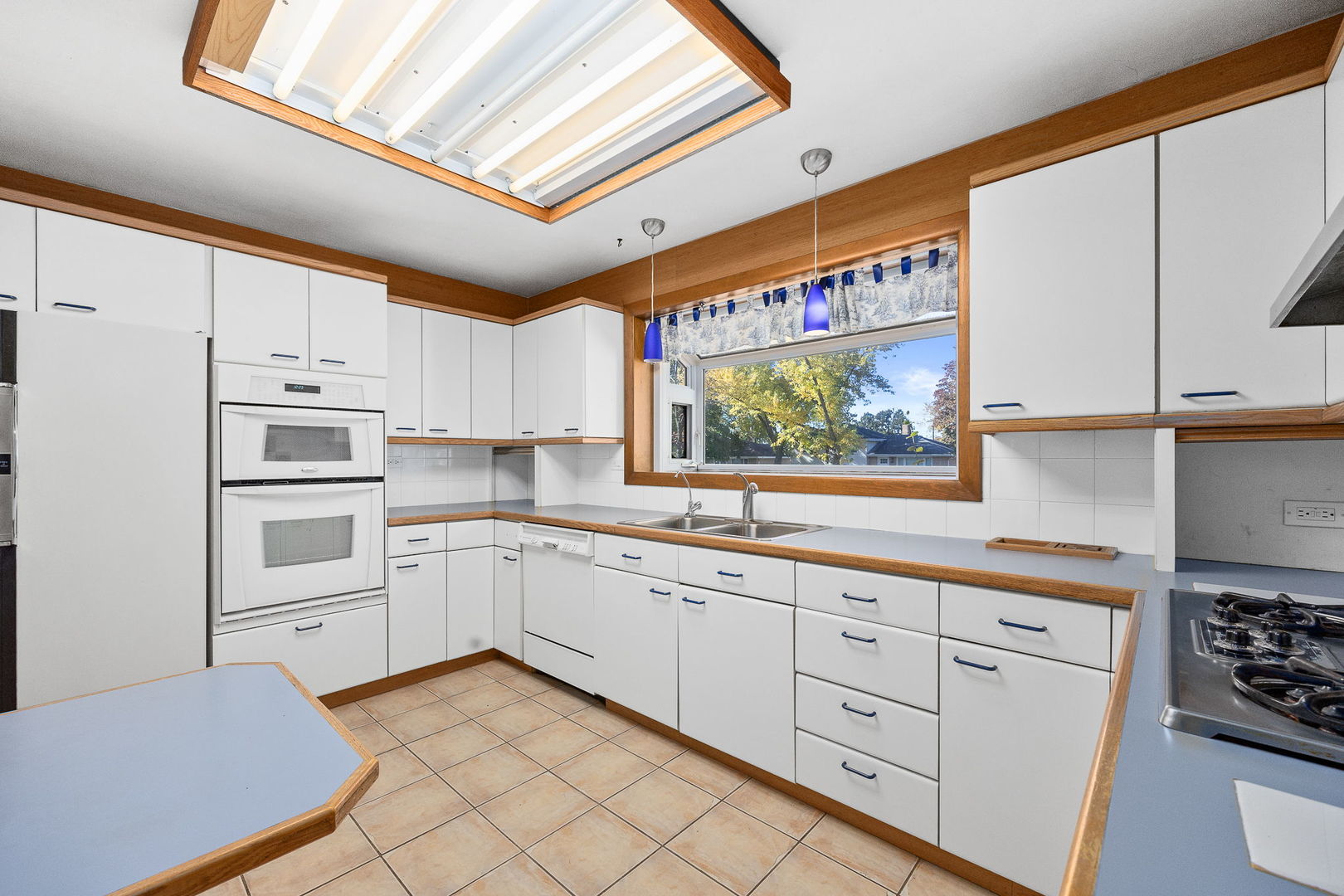 4915 Pershing Avenue