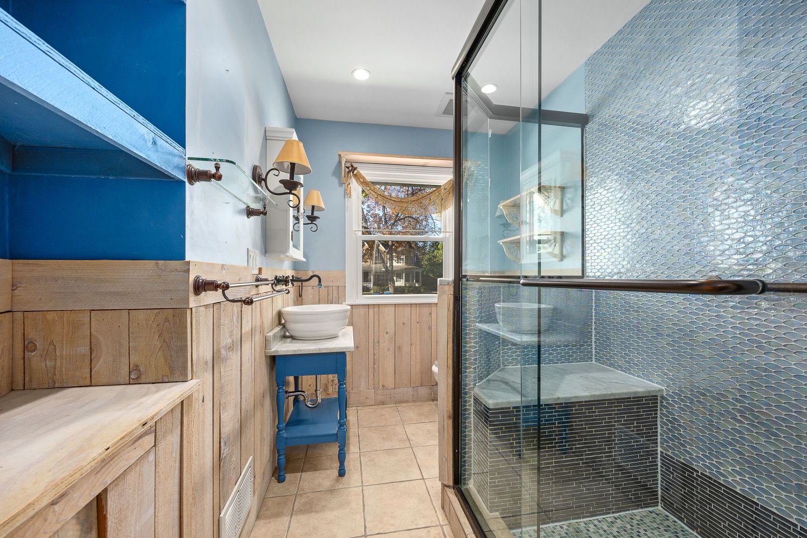 4915 Pershing Avenue