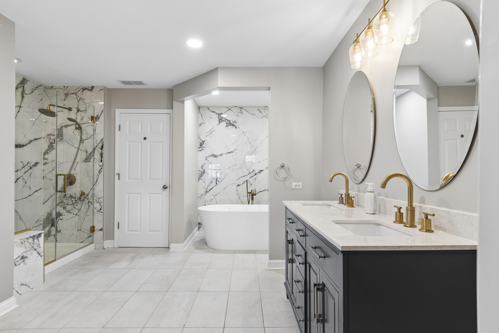 4151 ROYAL MEWS Circle Unit: 202A