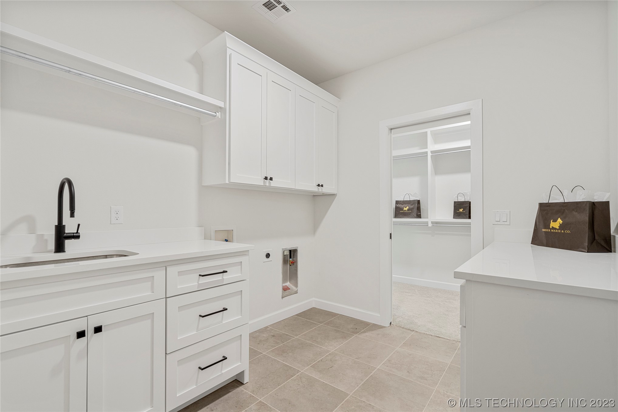 4112 W Albuquerque Place S