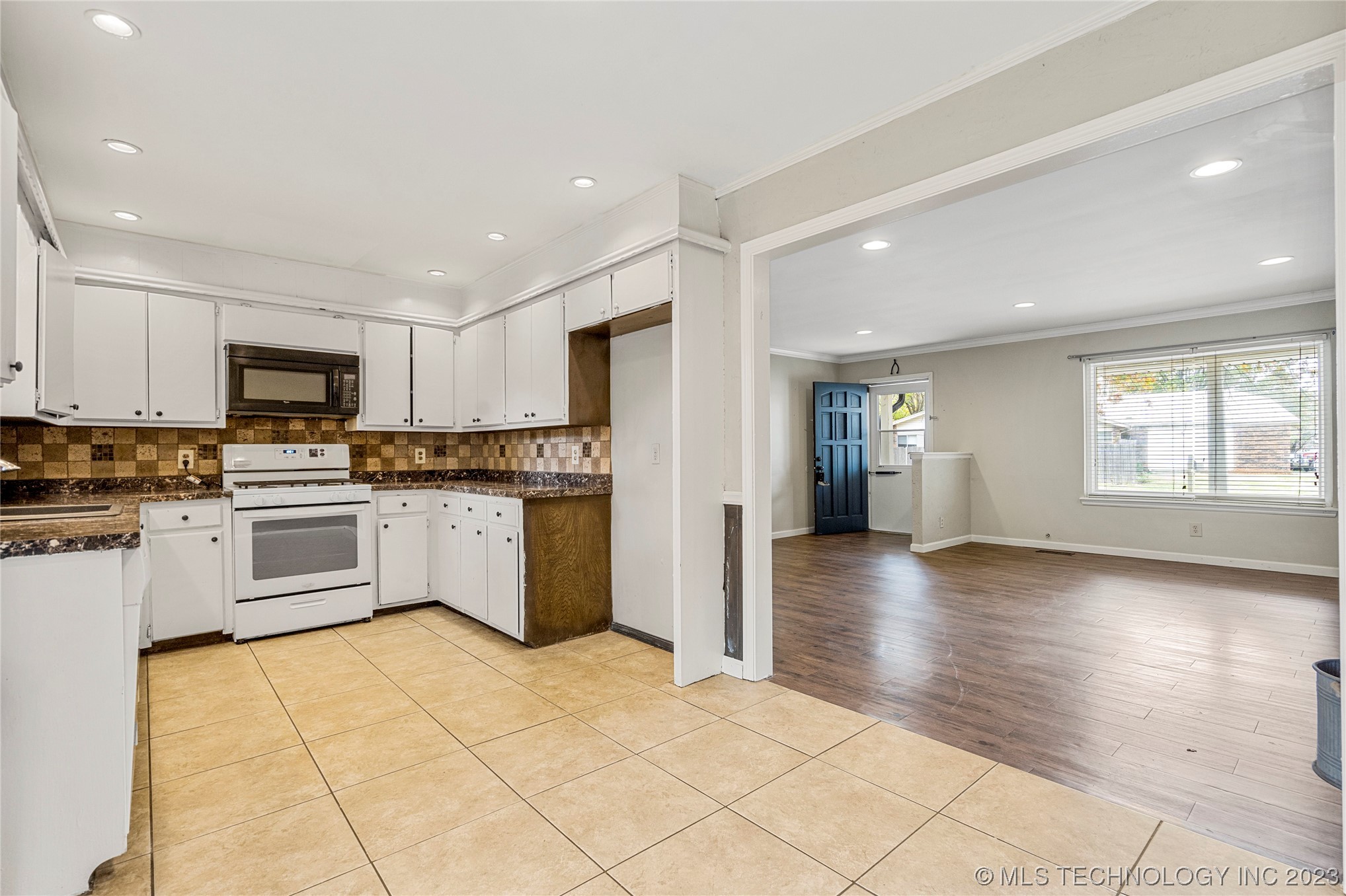 3303 S 101st East Avenue
