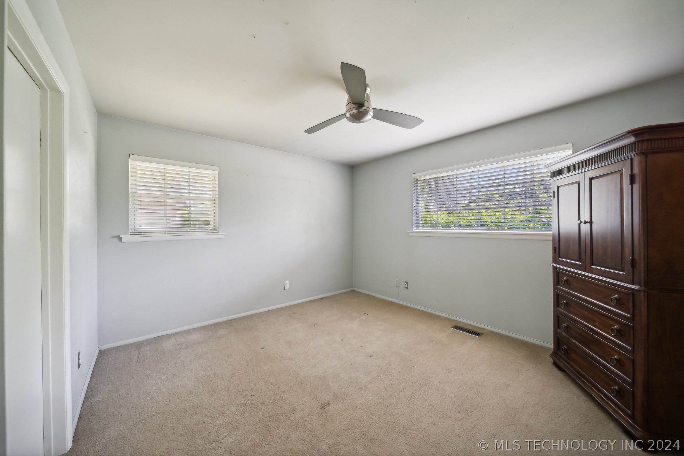 1623 E 56th Court