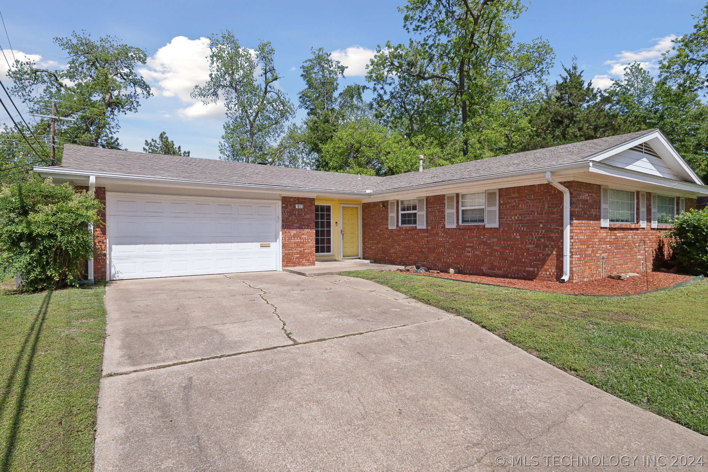 1623 E 56th Court