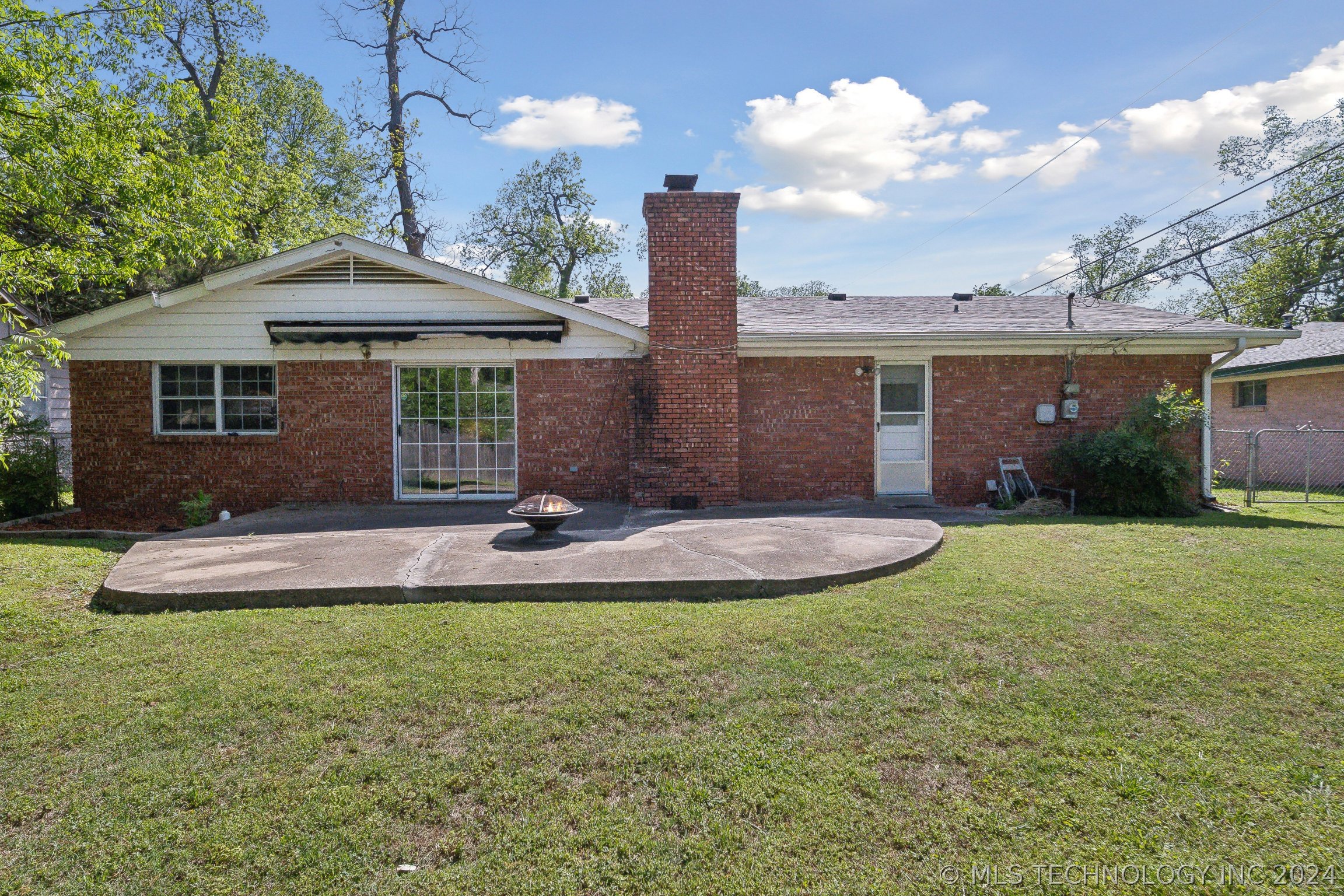 1623 E 56th Court