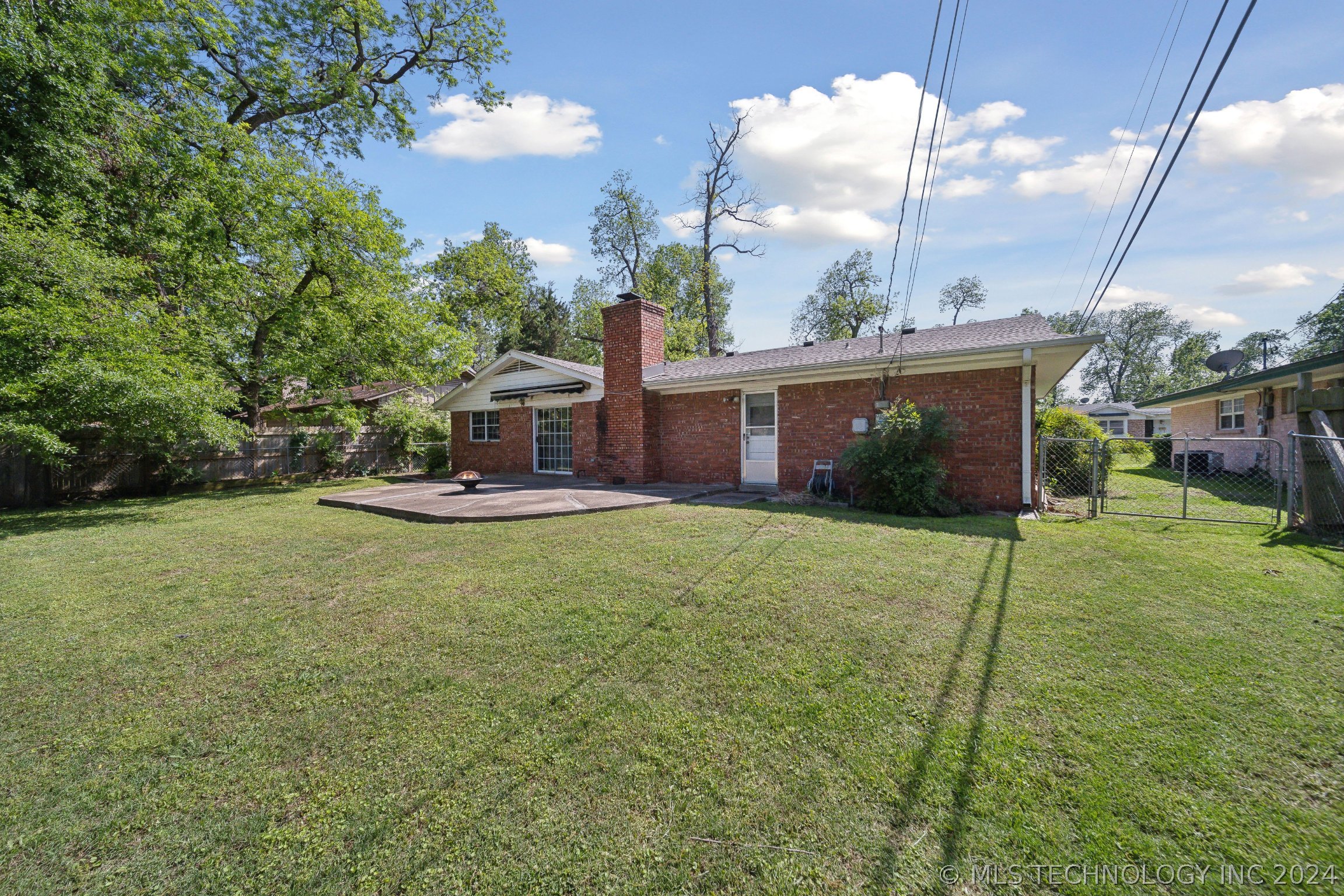 1623 E 56th Court