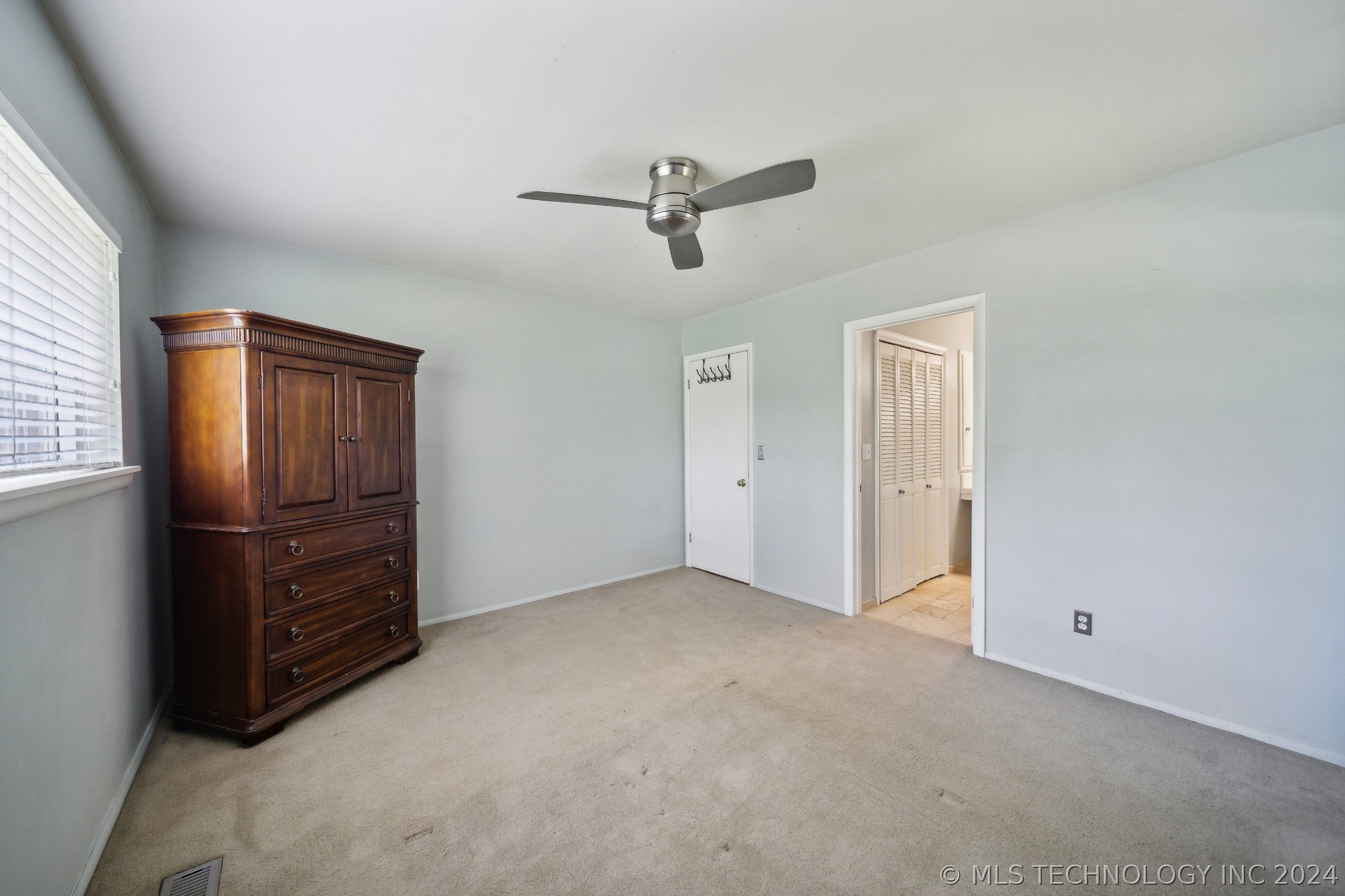 1623 E 56th Court