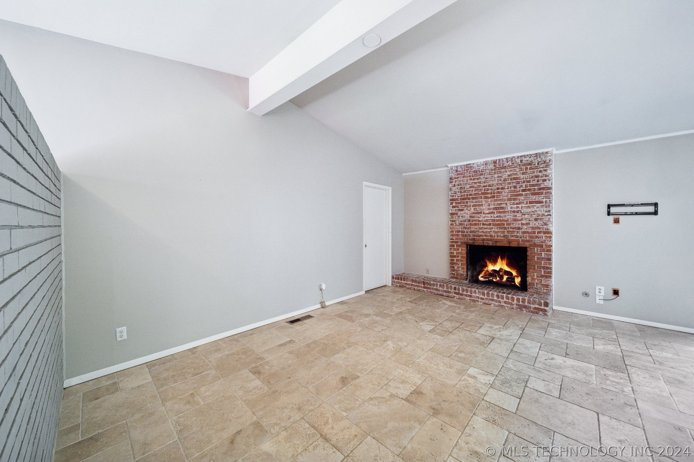 1623 E 56th Court