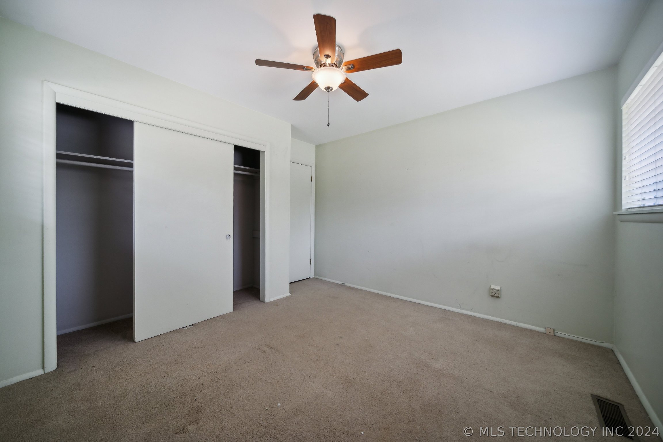 1623 E 56th Court