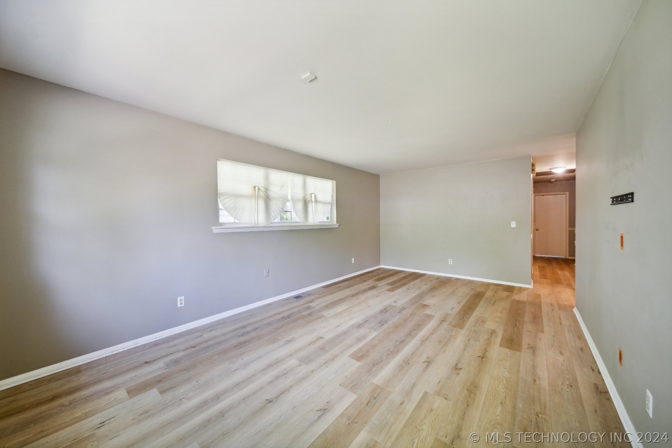 1623 E 56th Court