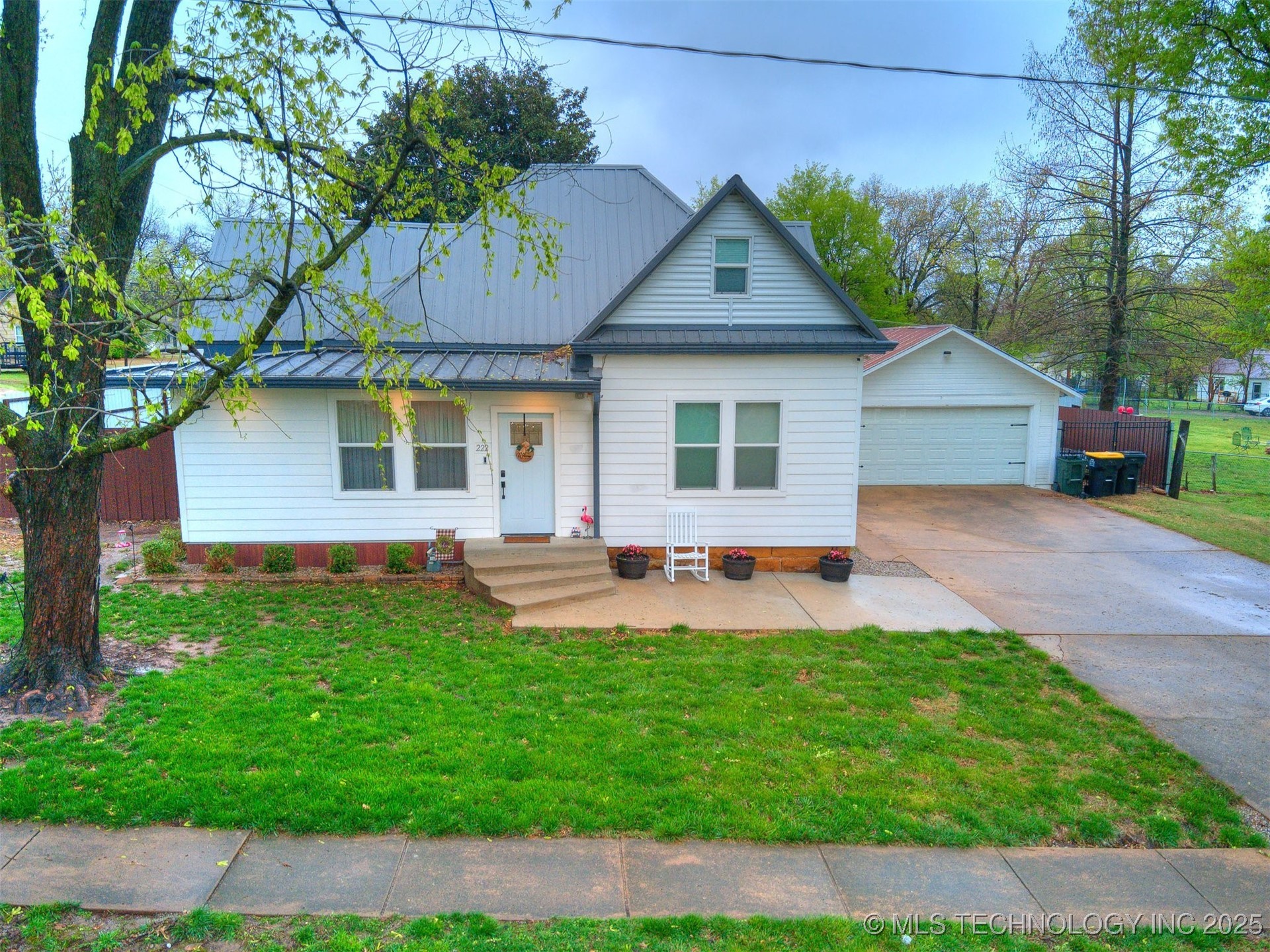 222 E Pecan Street