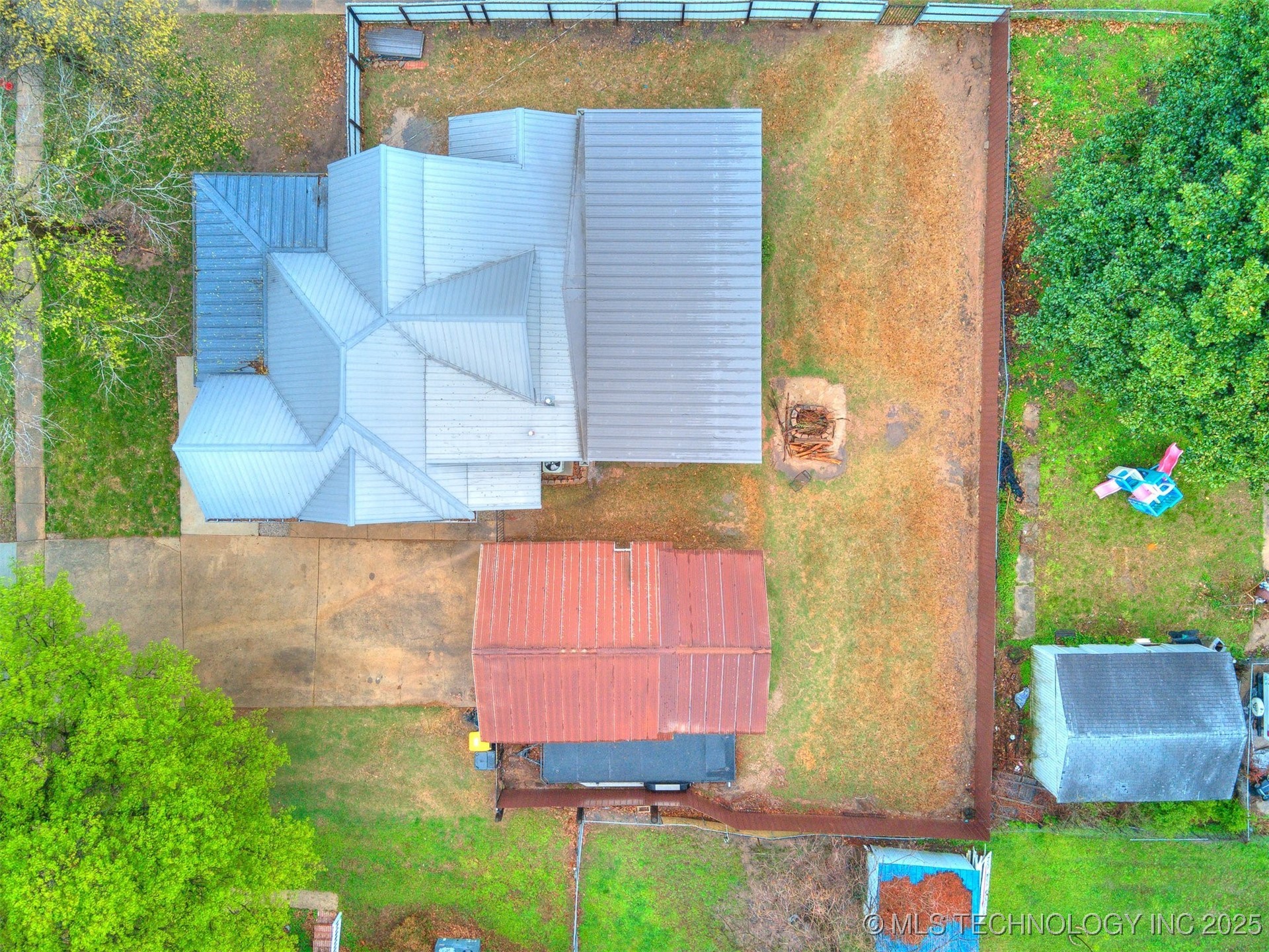 222 E Pecan Street
