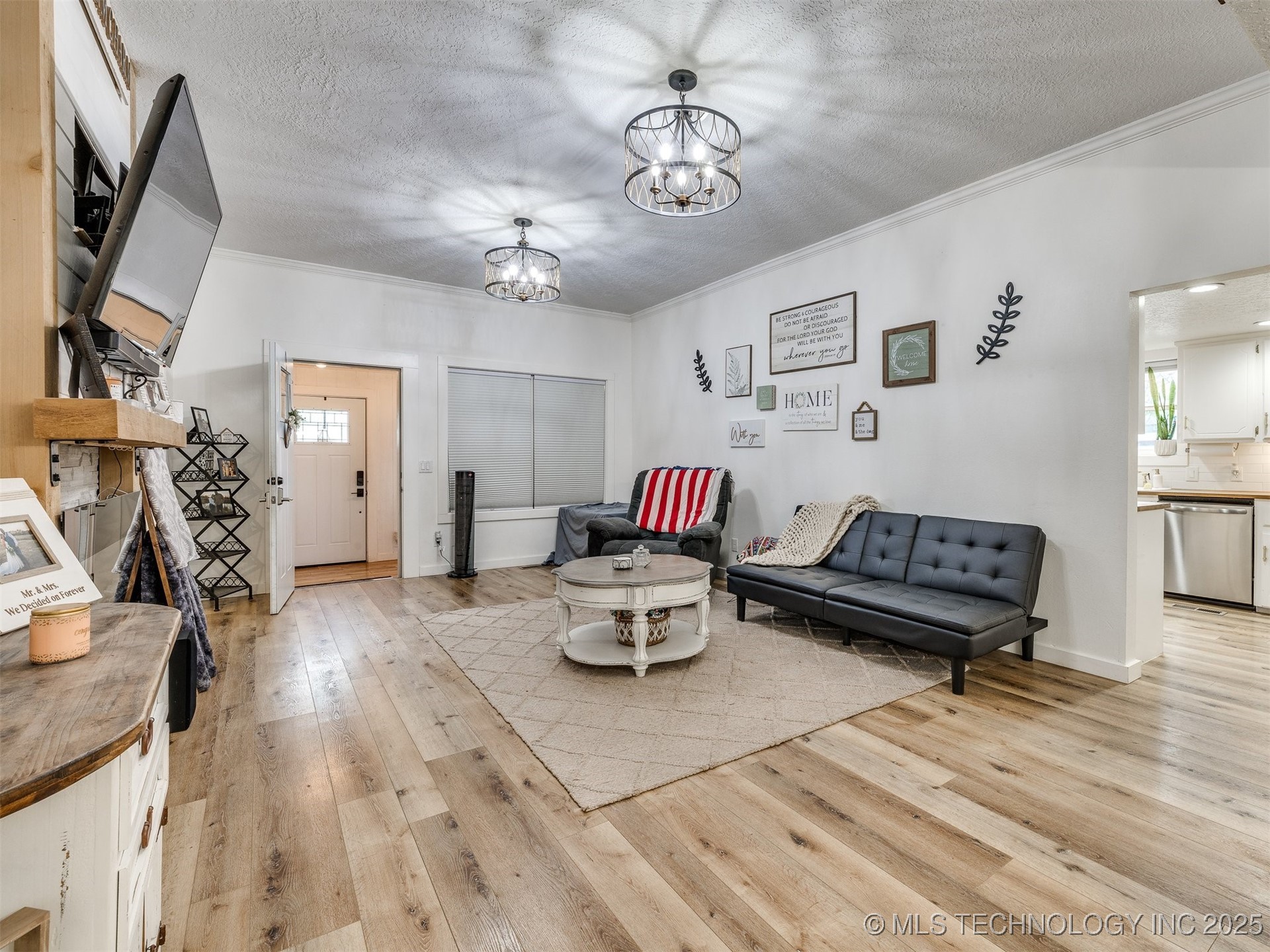 222 E Pecan Street