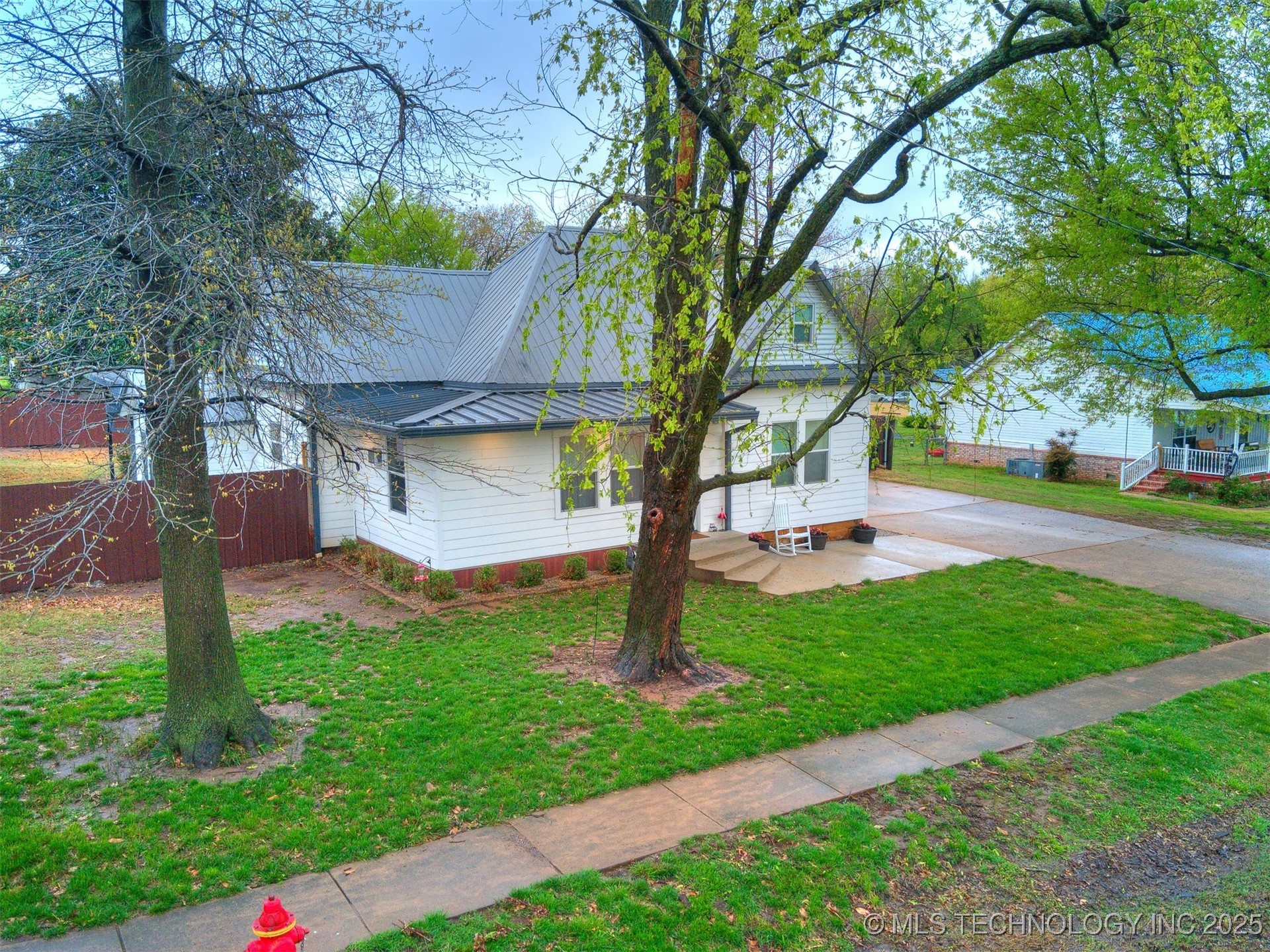 222 E Pecan Street