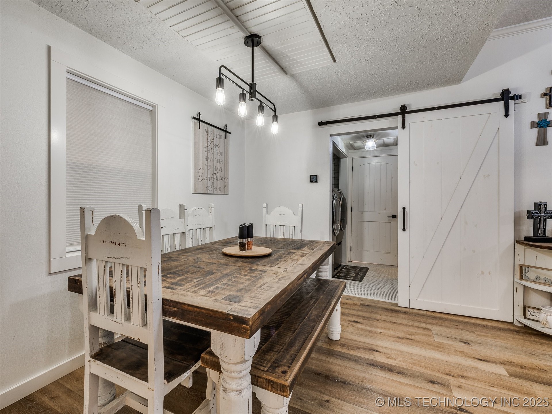 222 E Pecan Street