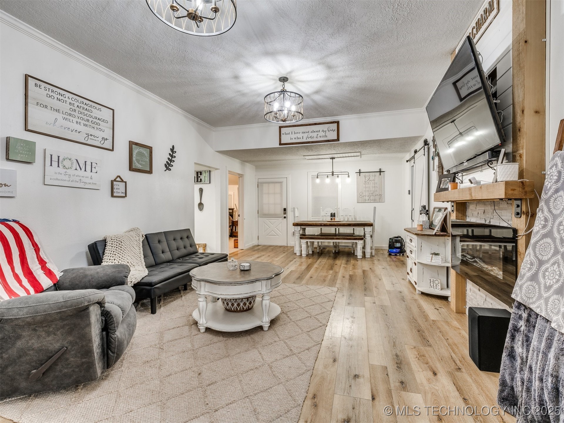 222 E Pecan Street