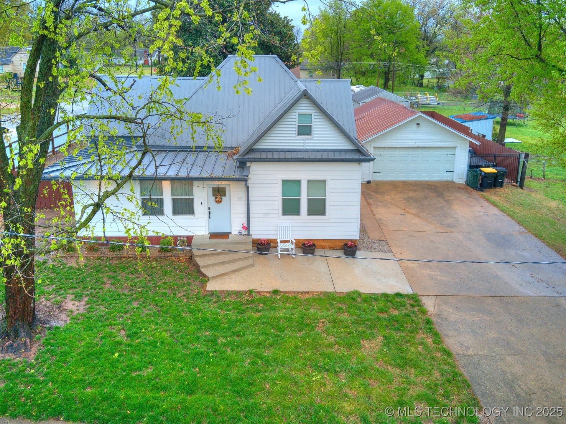 222 E Pecan Street