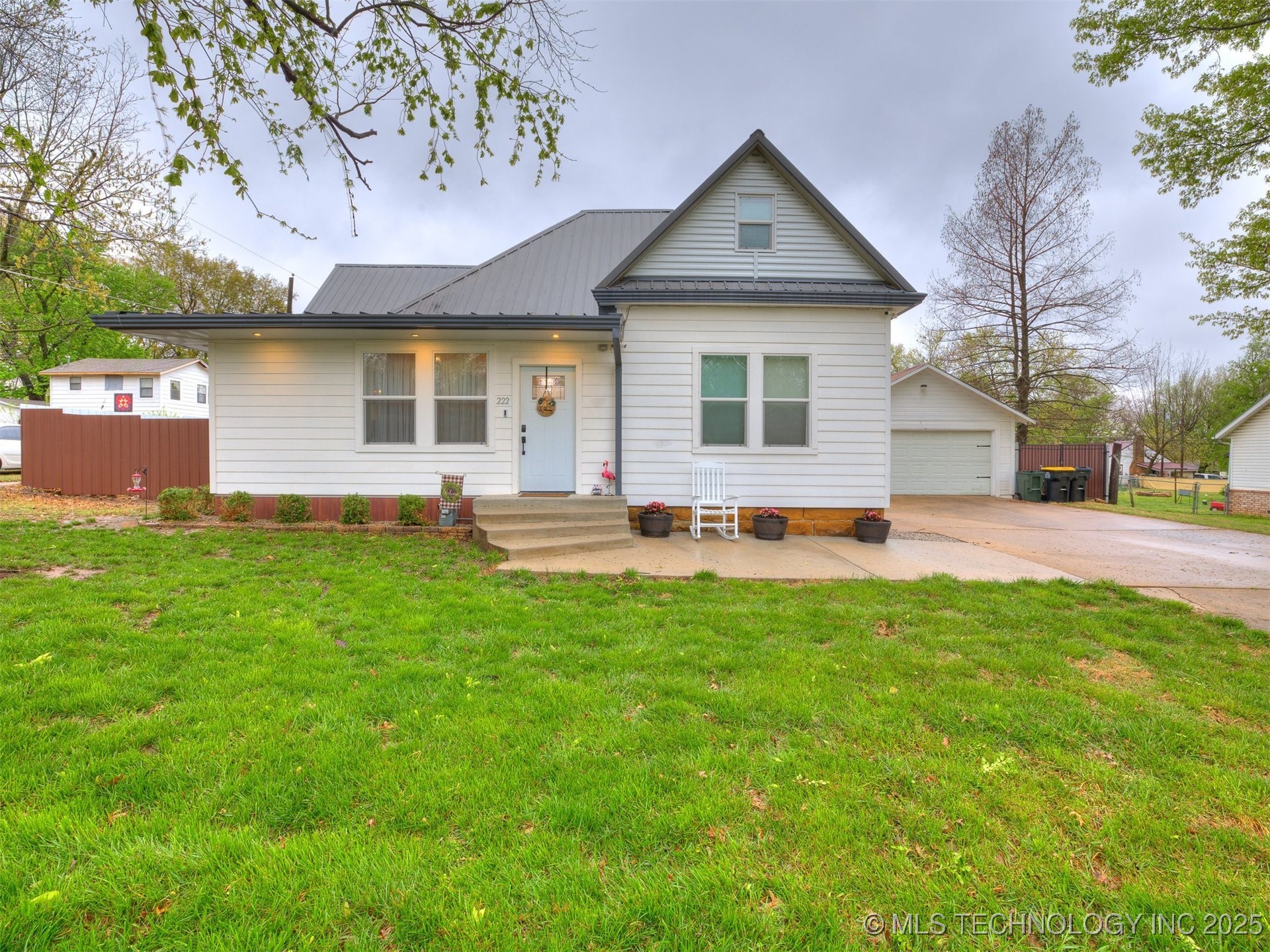 222 E Pecan Street